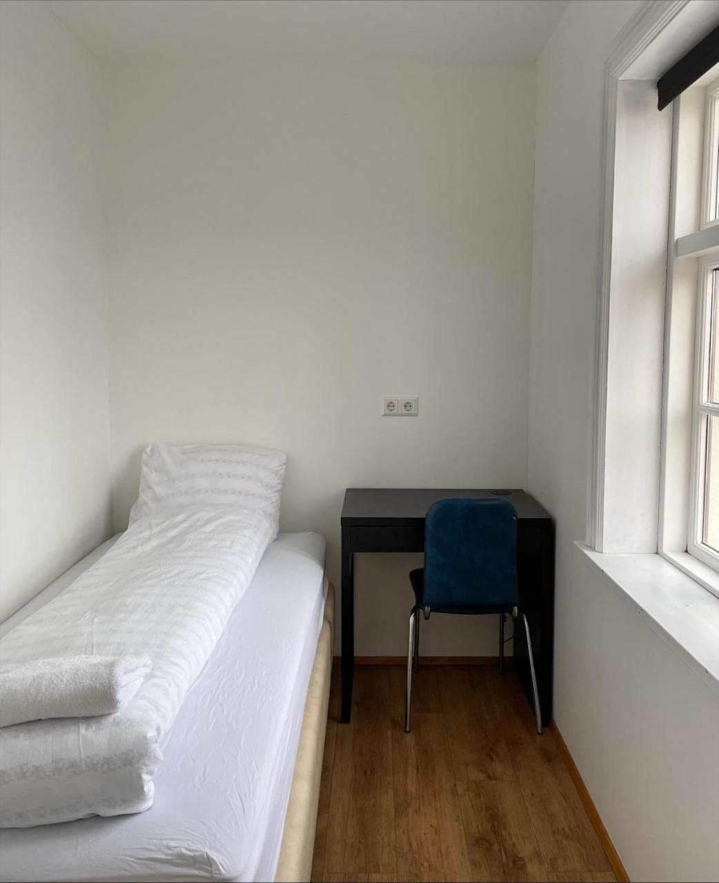Single Room with Shared Bathroom photo 3