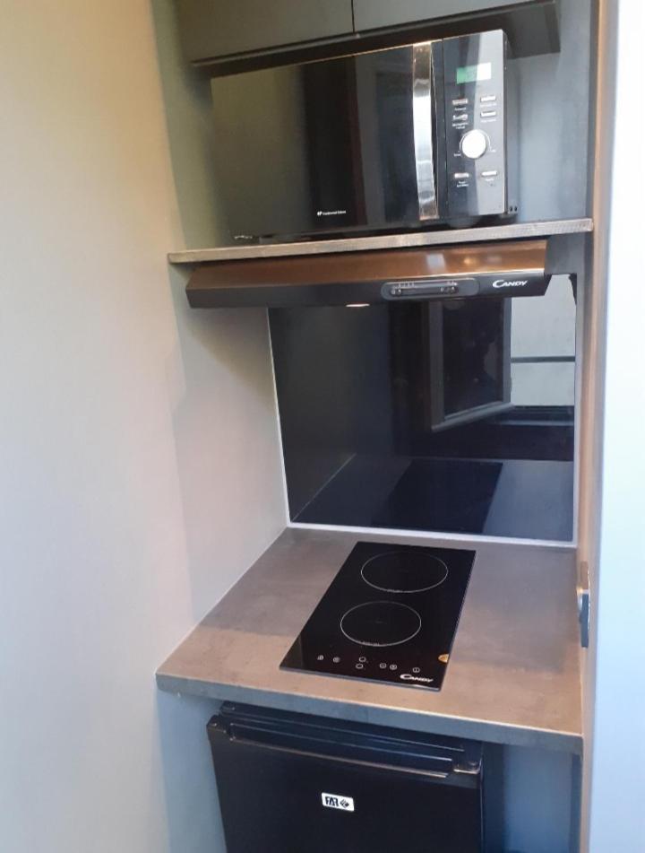 One-Bedroom Apartment - Photo 5