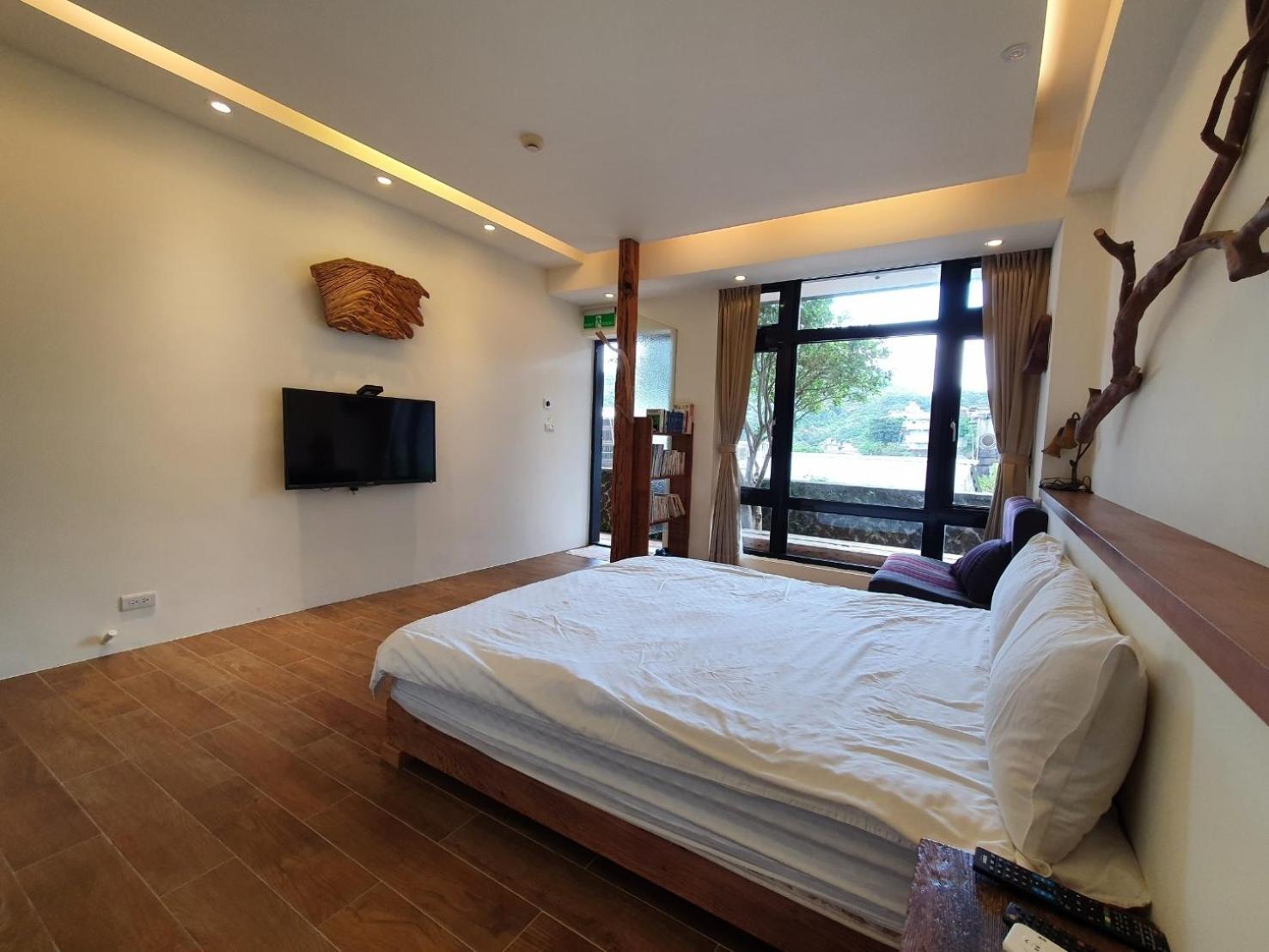 Deluxe Double Room with Garden View photo 2