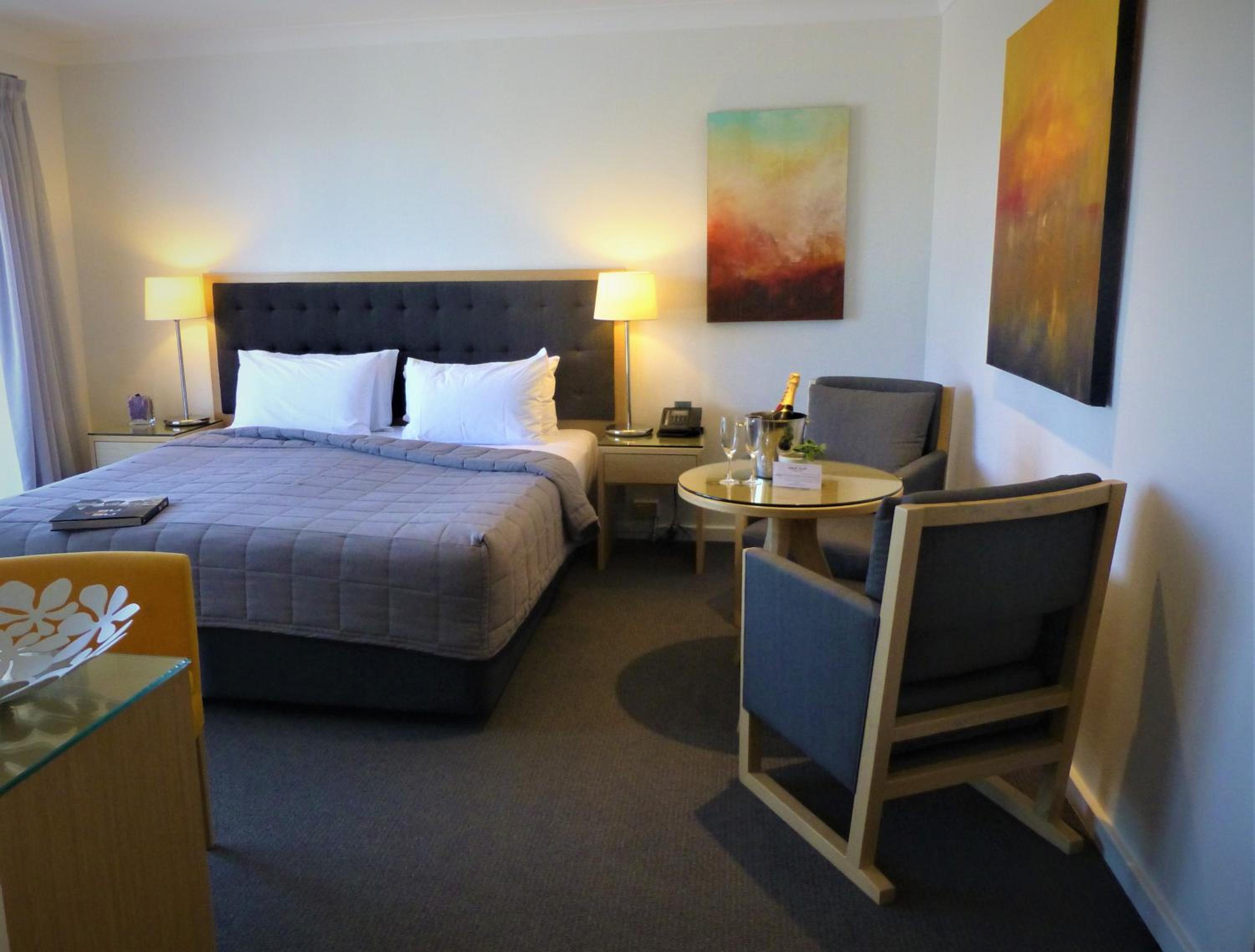Ocean View King Spa Room photo 3