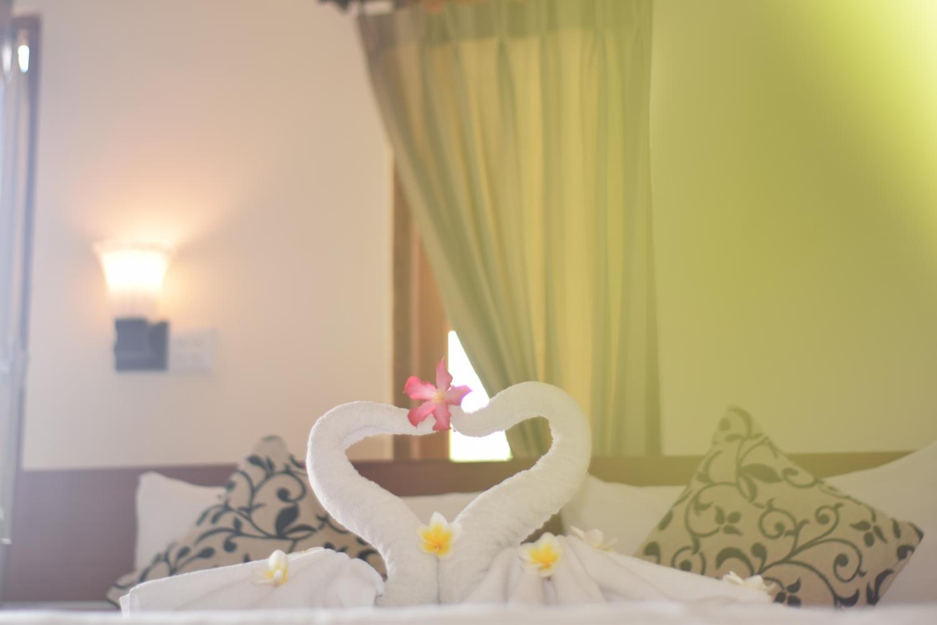 Deluxe Double Room - Photo 11