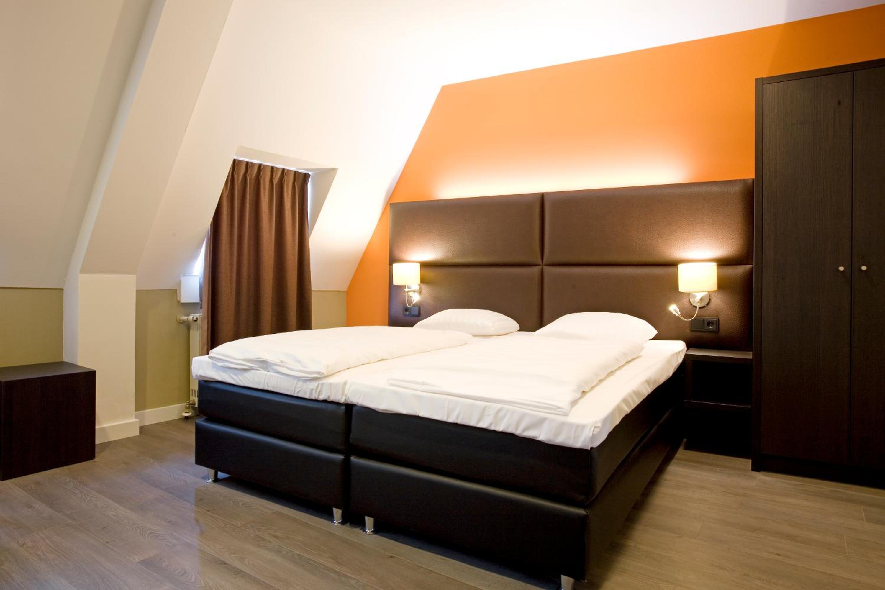 Cozy Double with a double or twin bed photo 2