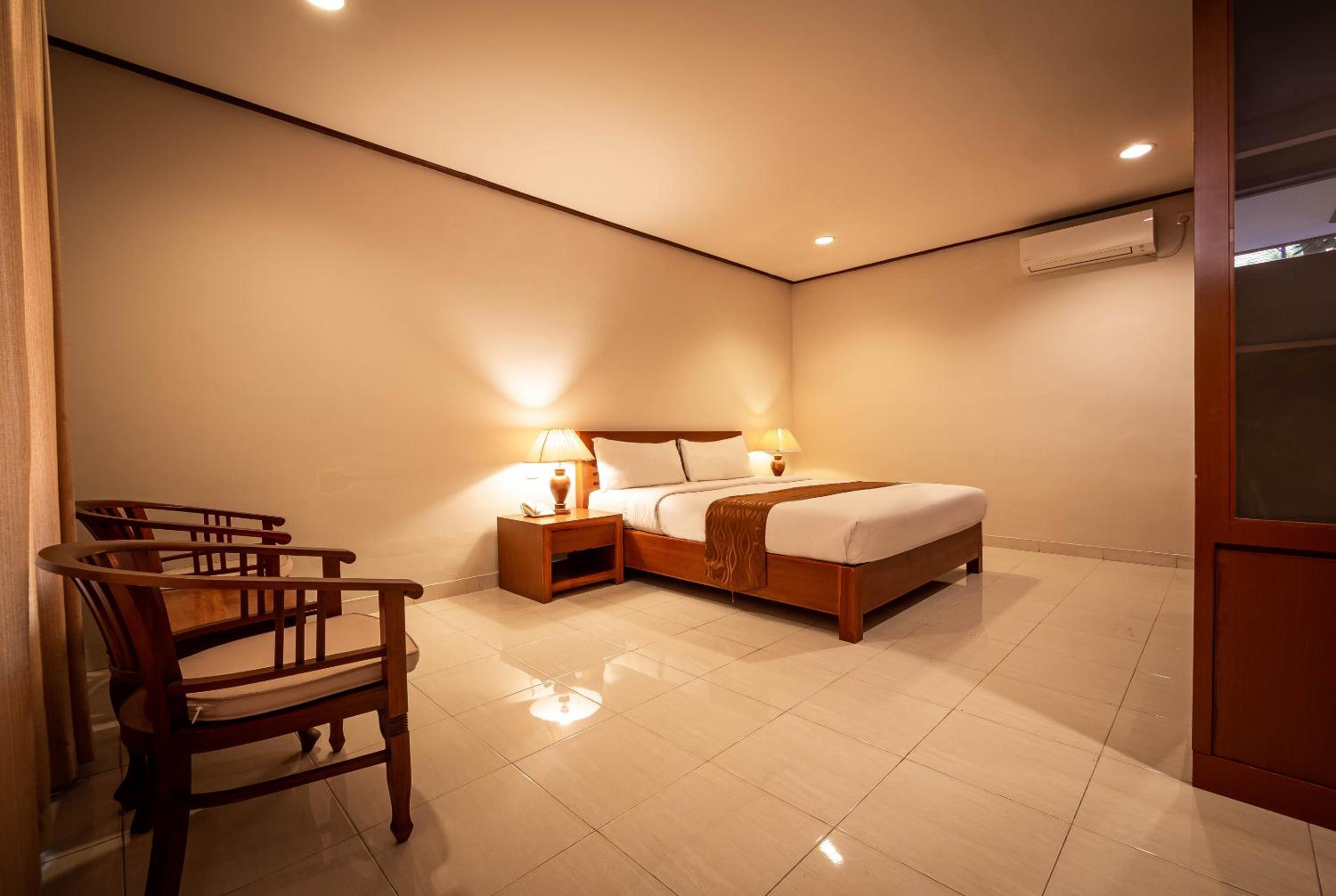 Deluxe Double or Twin Room with Pool View - Photo 6