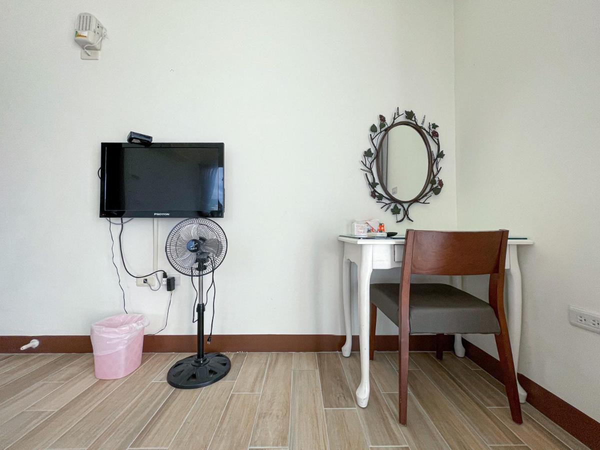Family Room with Shower photo 3