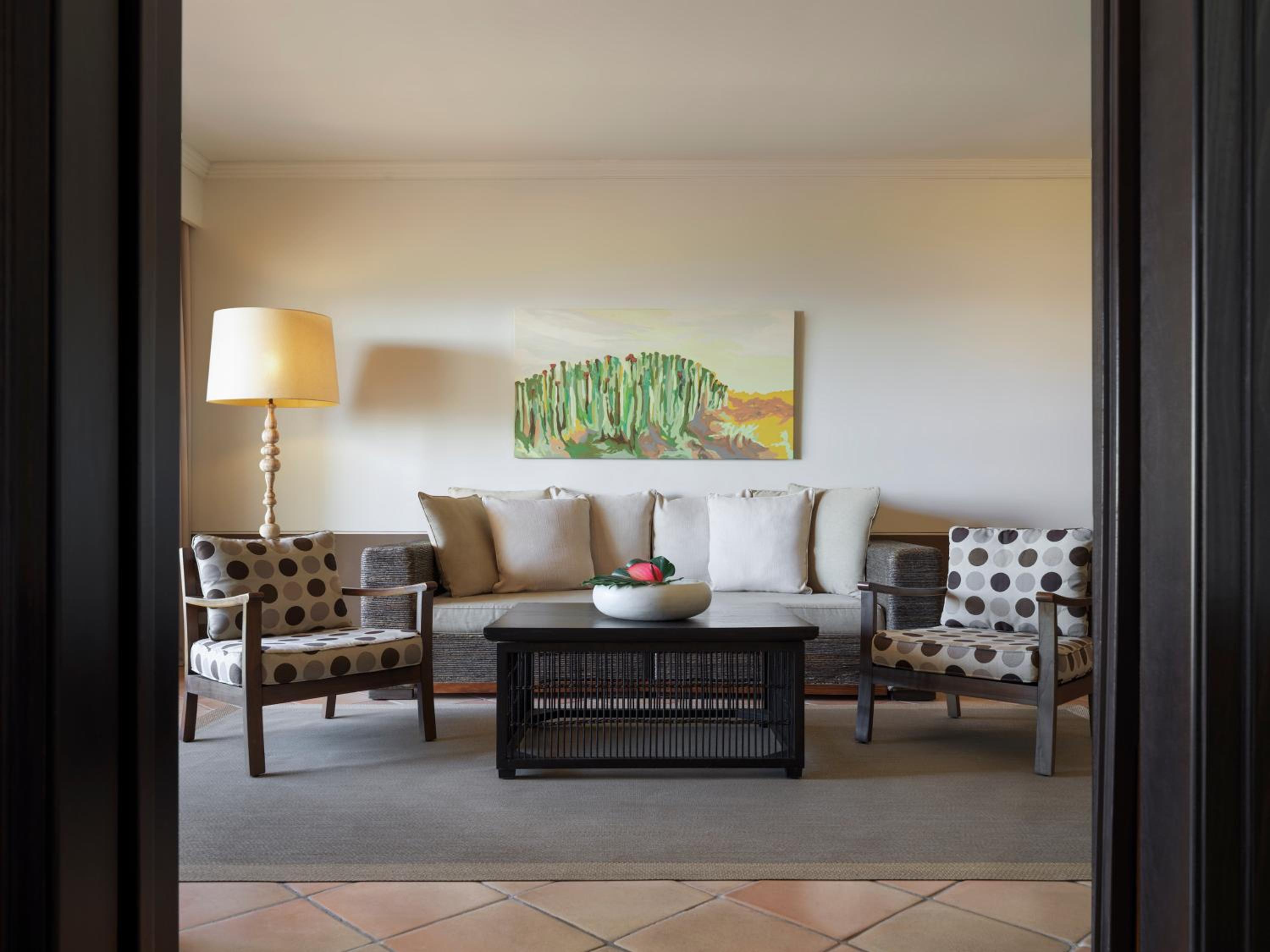 Suite with Whirlpool and Sea View thumbnail 6