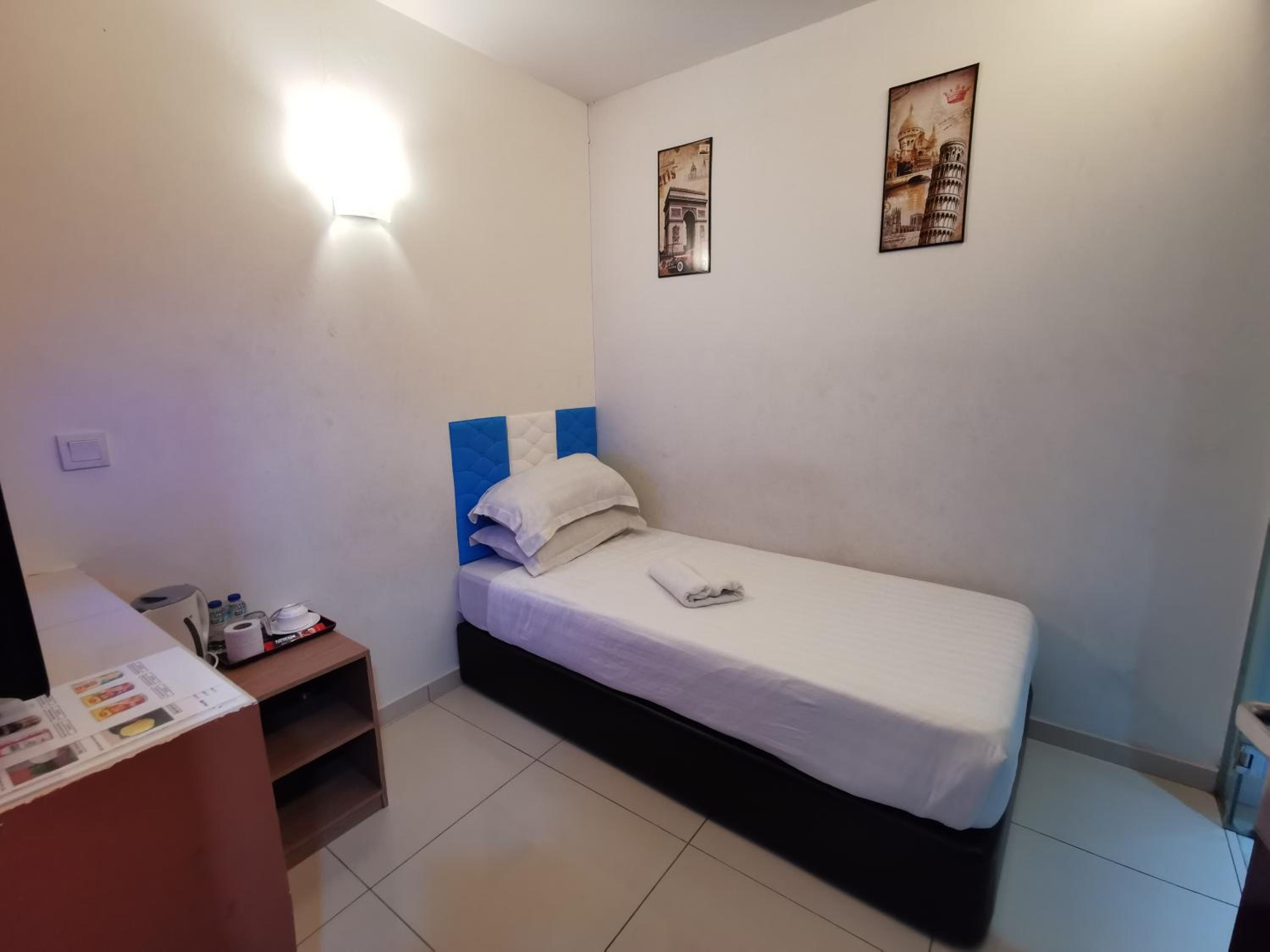 Single Room - Photo 1
