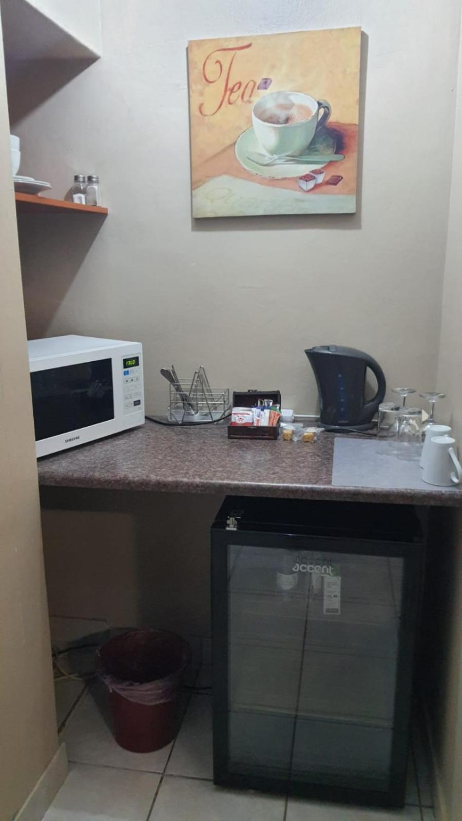 Deluxe Double Room - Photo 14