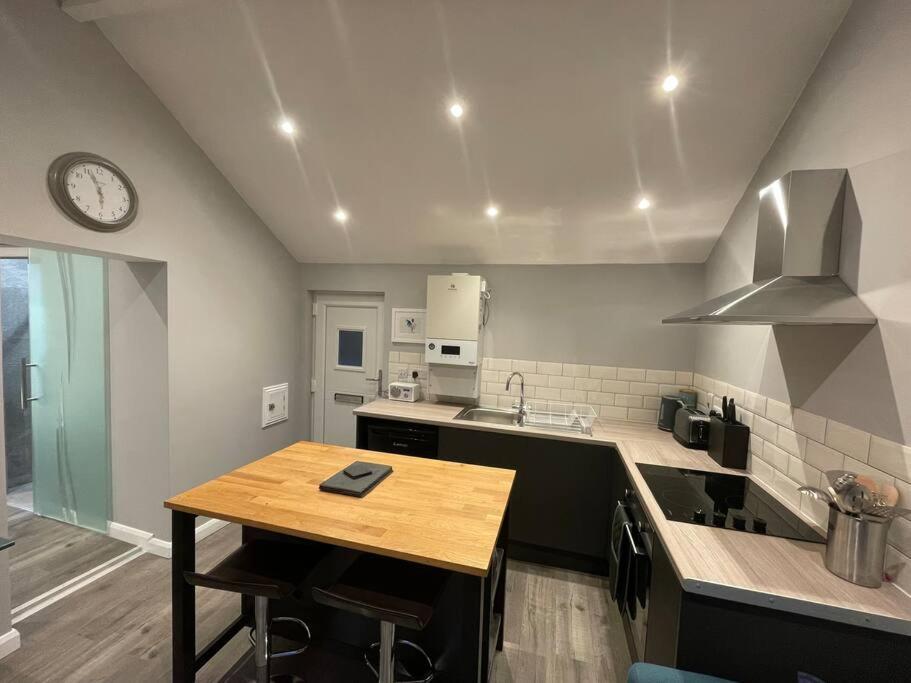 One-Bedroom House - Photo 11