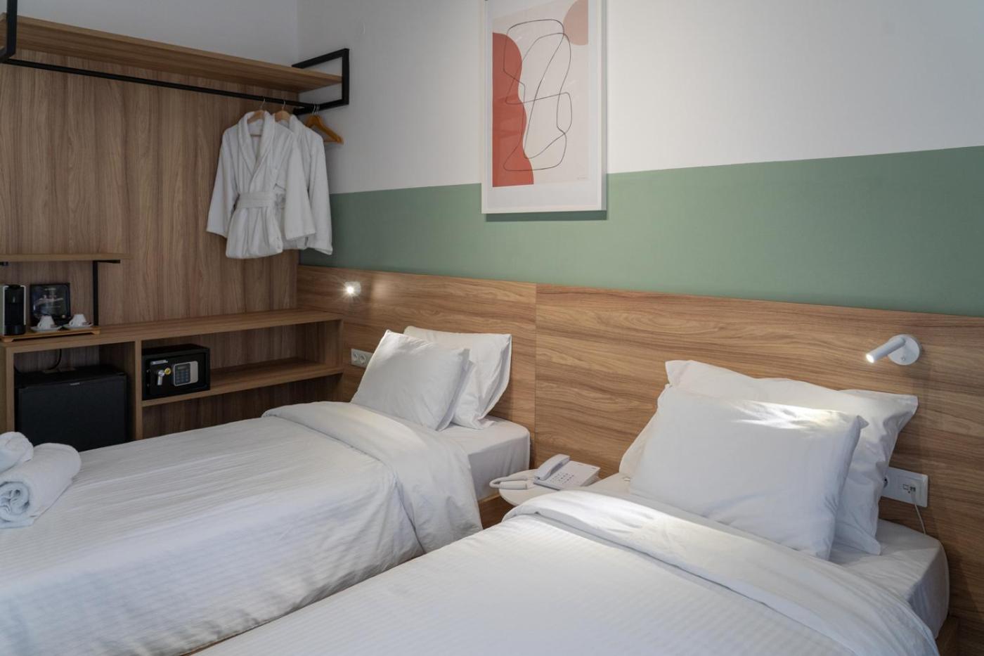 Standard Twin Room photo 3
