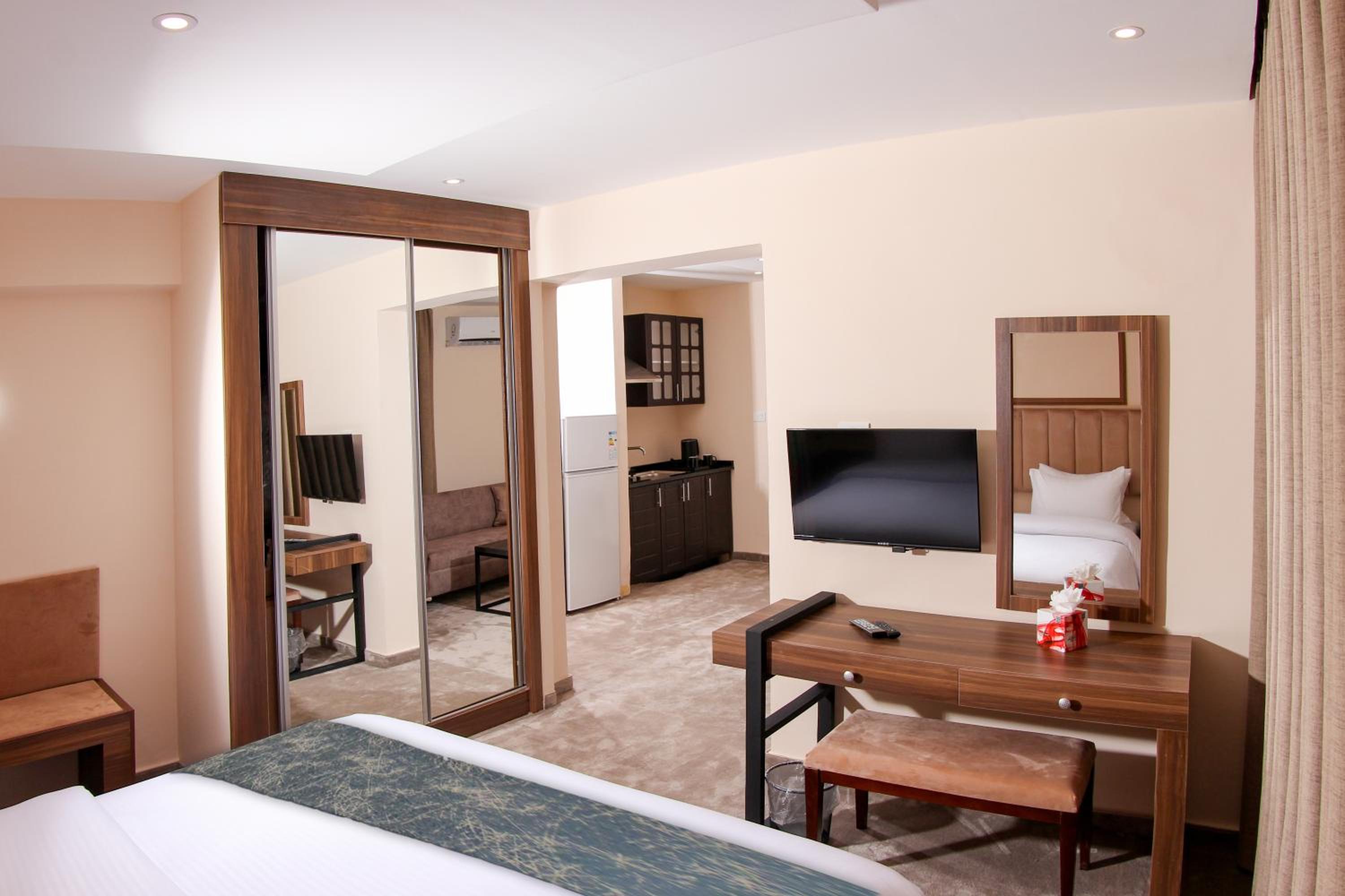 One-Bedroom Apartment - Photo 7