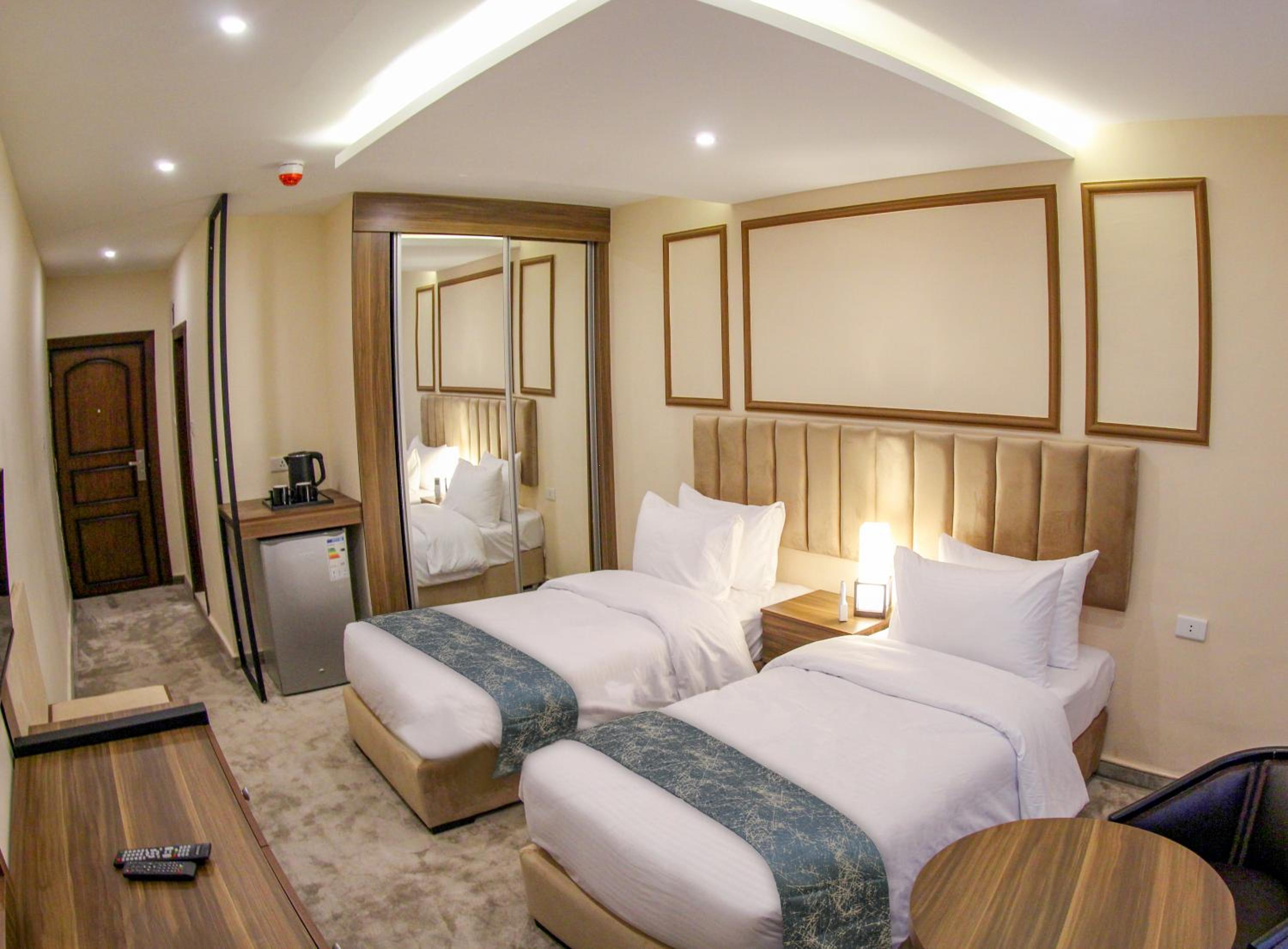 Superior Double or Twin Room - Photo 14