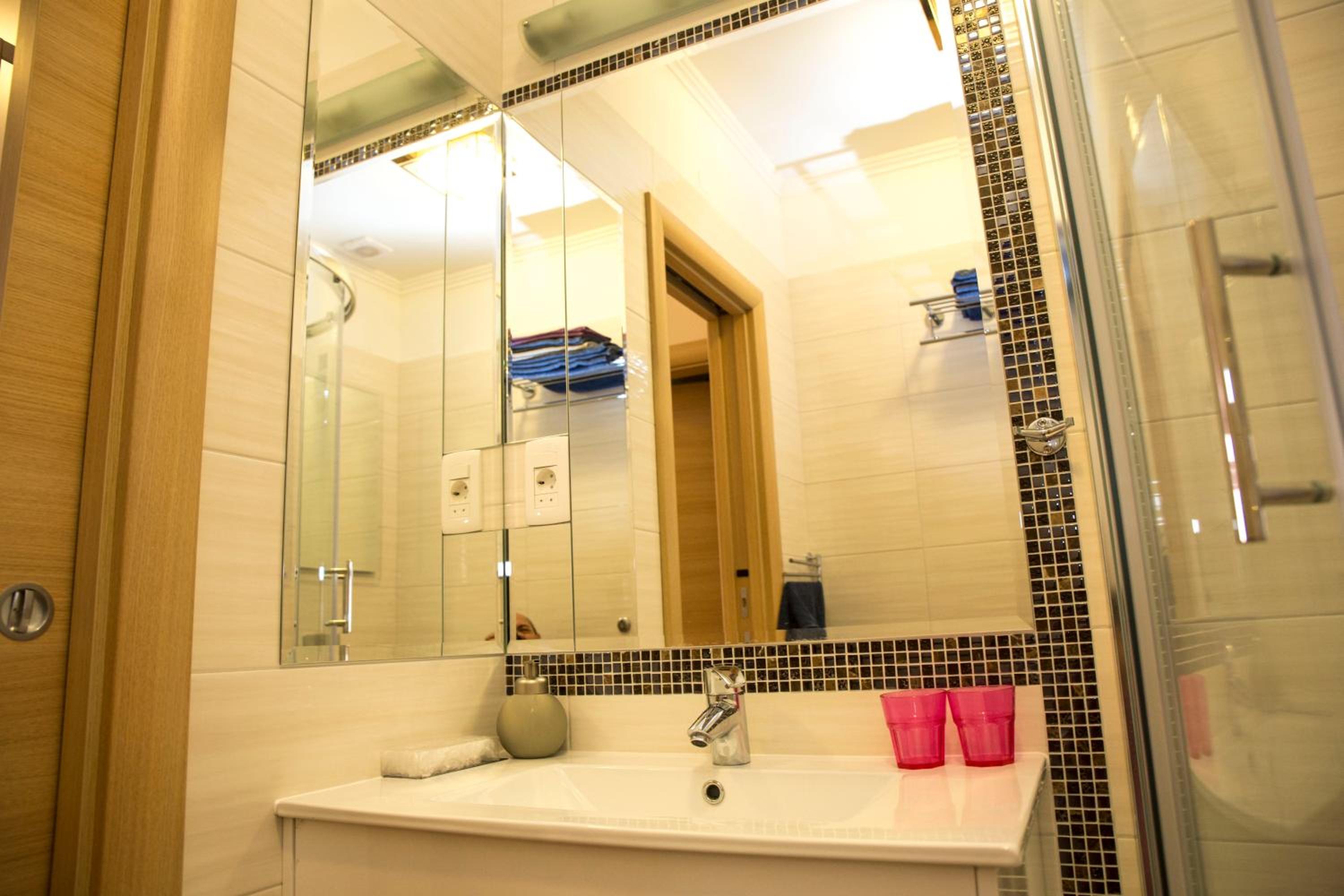 Two-Bedroom Apartment with Balcony - Photo 12