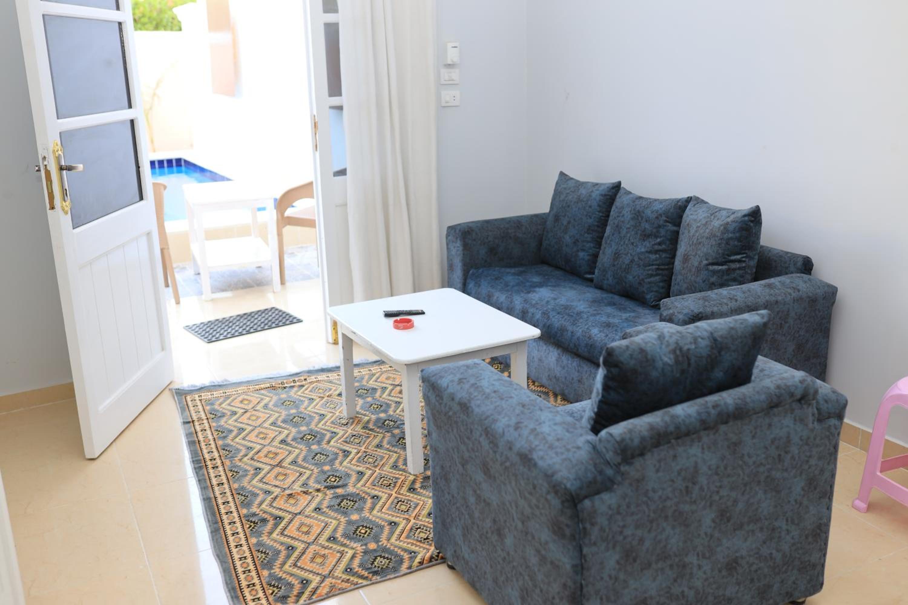One-Bedroom Apartment - Photo 1