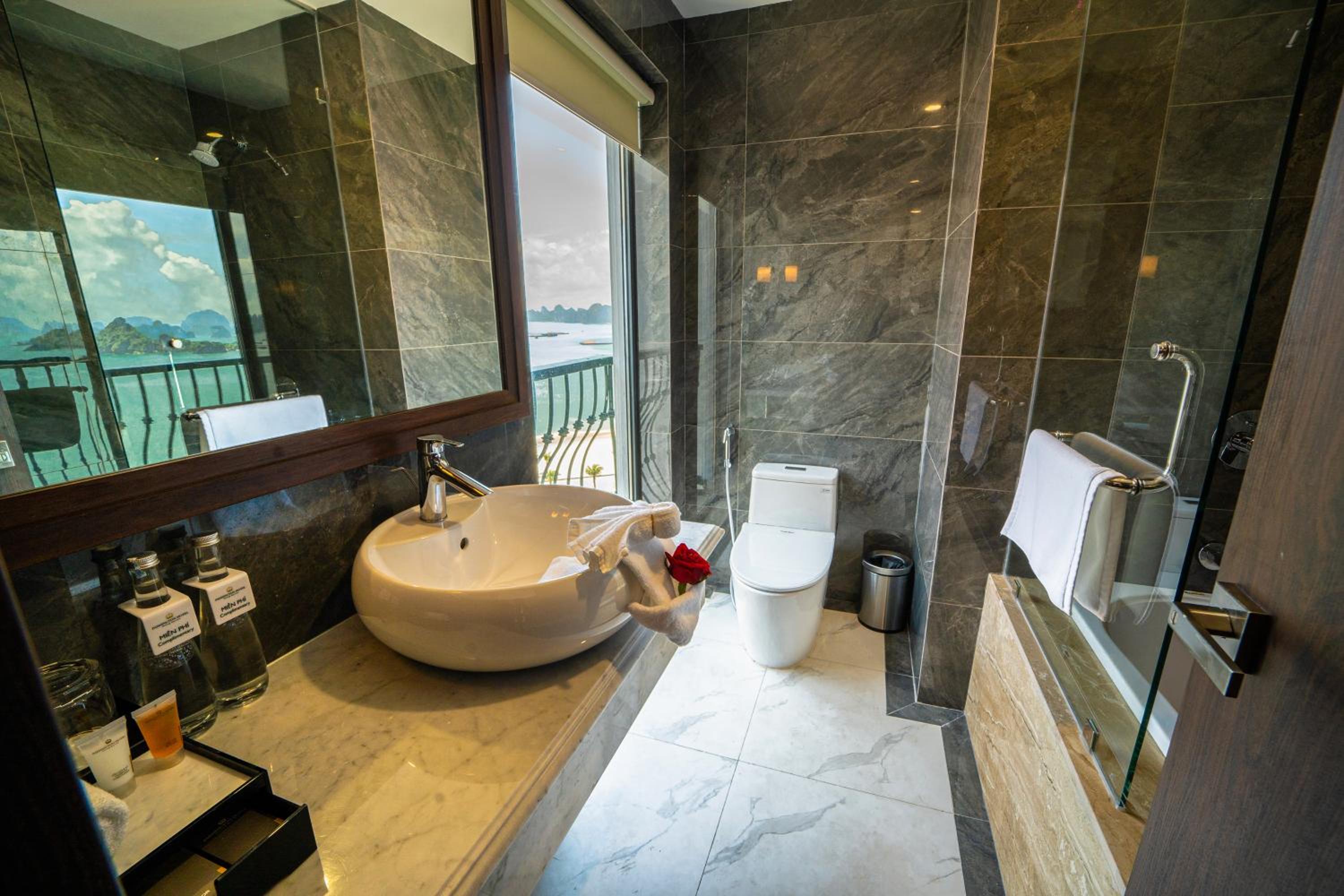 Queen Room with Sea View photo 2