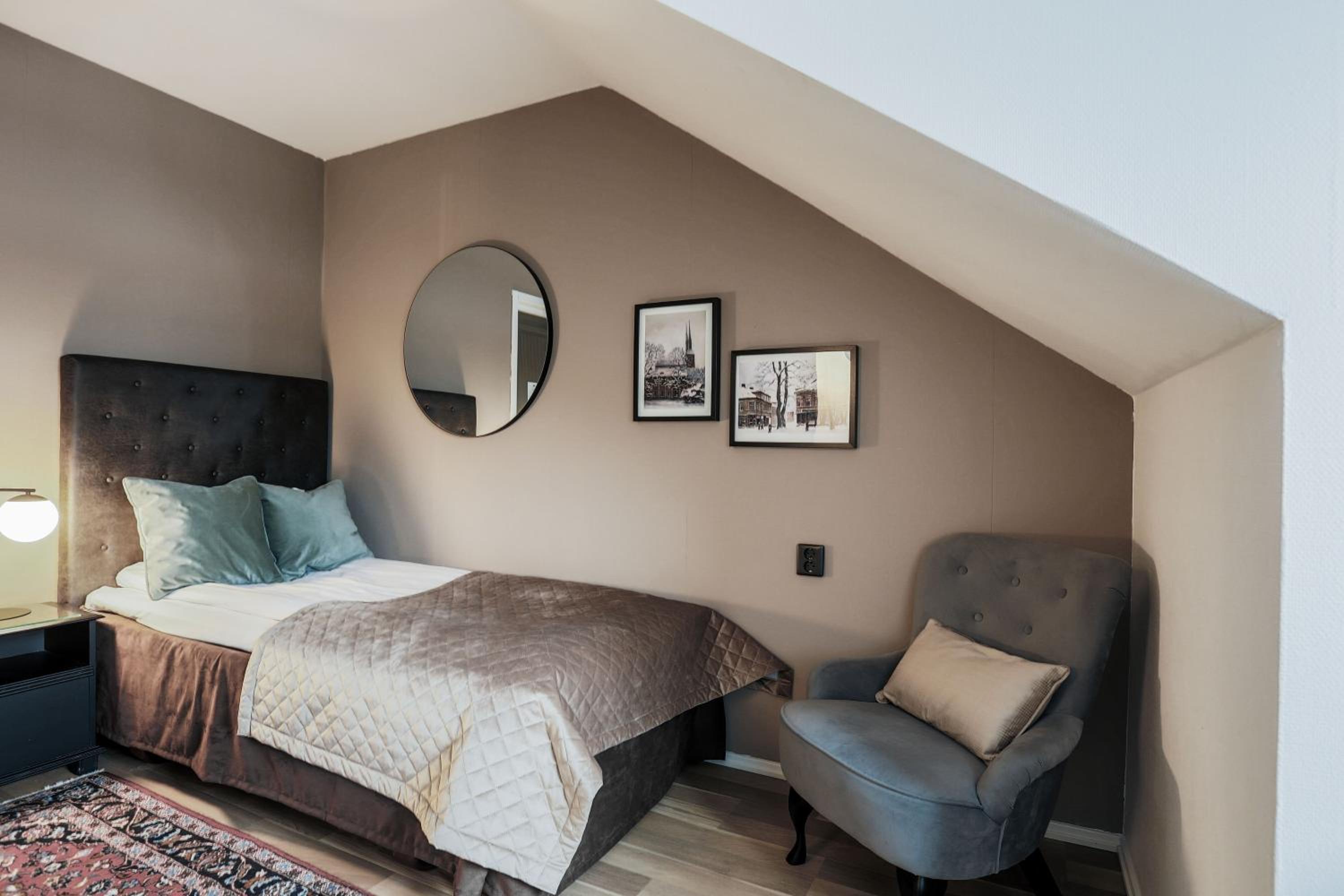 Compact Single Room photo 1