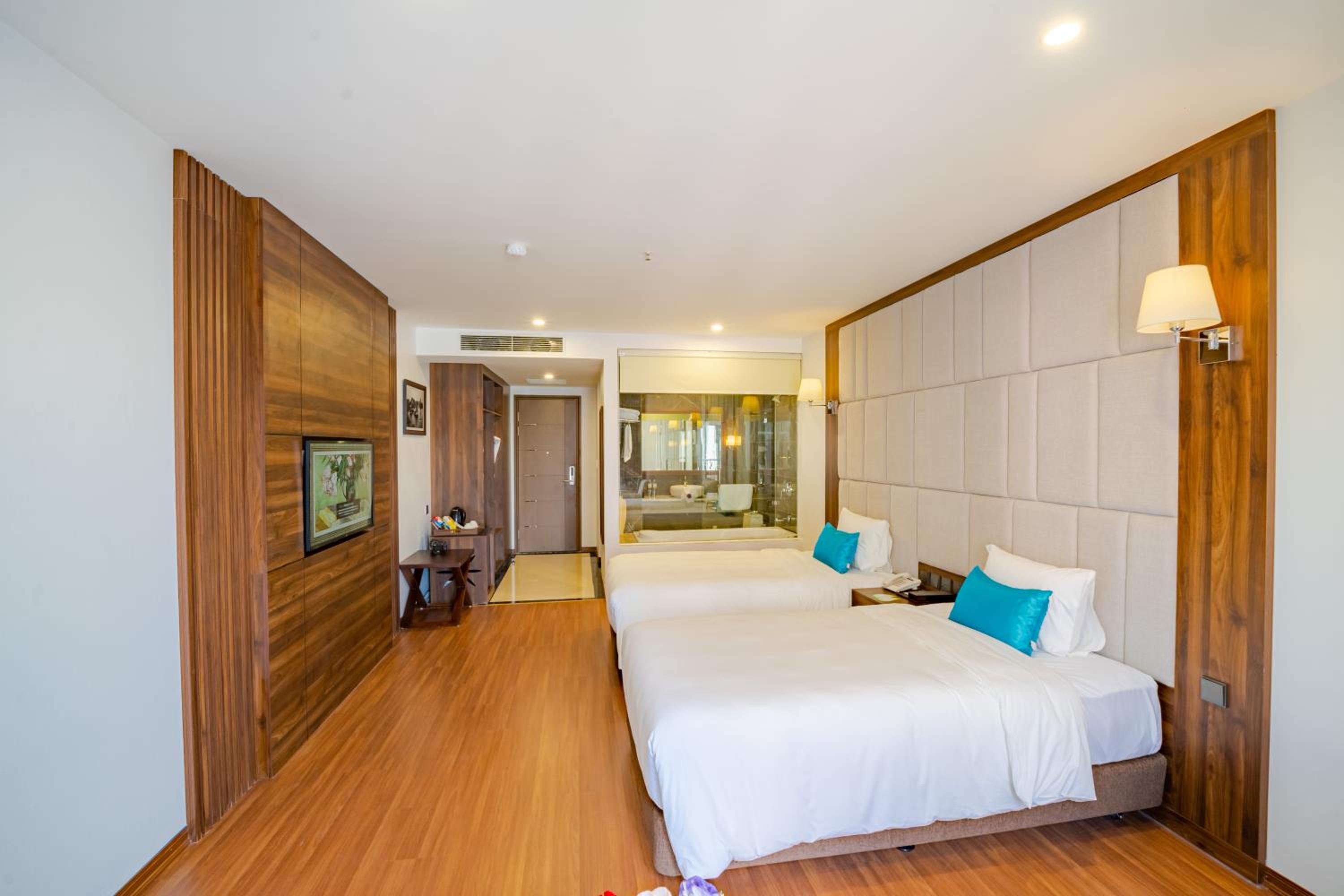 Twin Room with Sea View photo 3