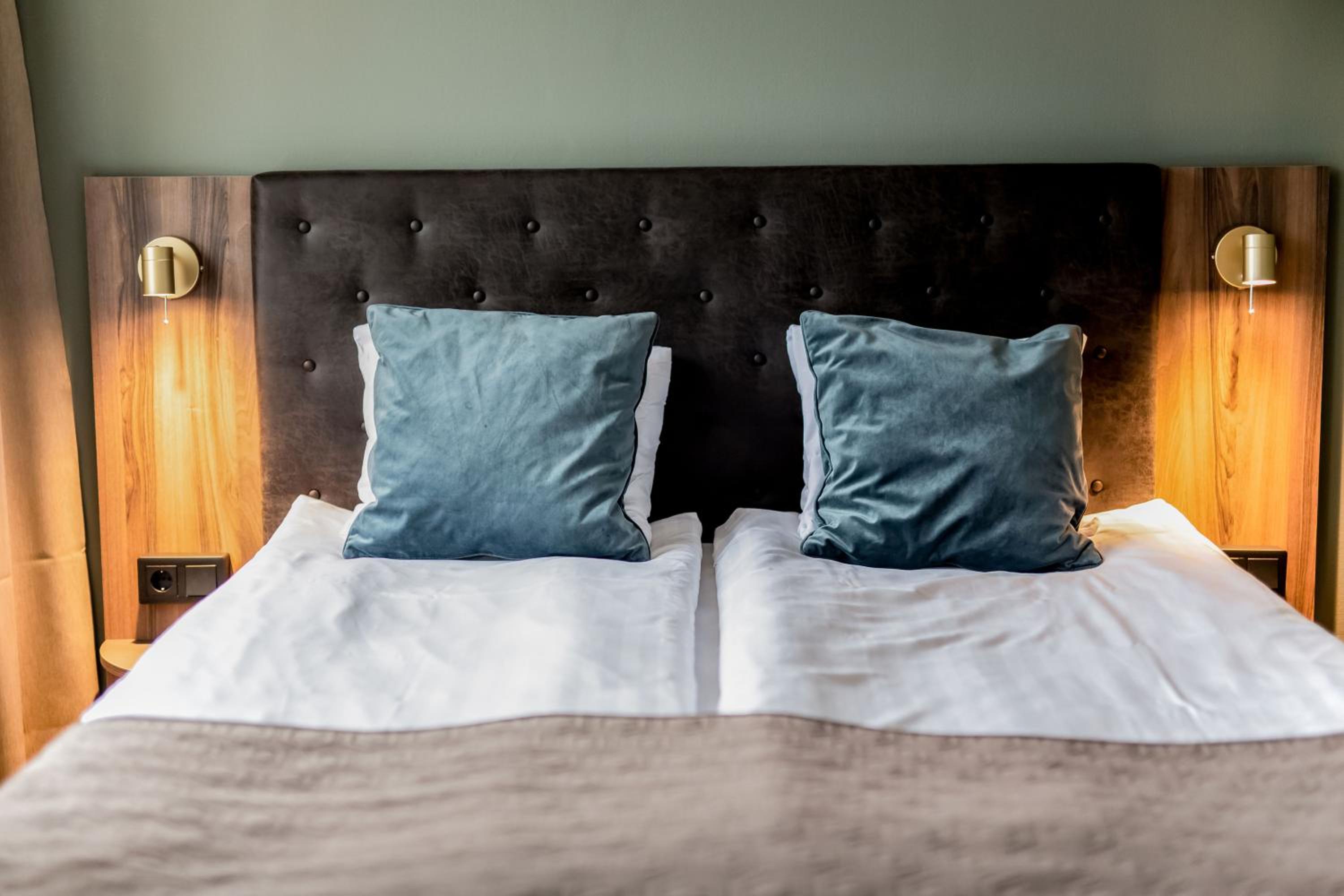 Standard Double or Twin Room - Photo 7
