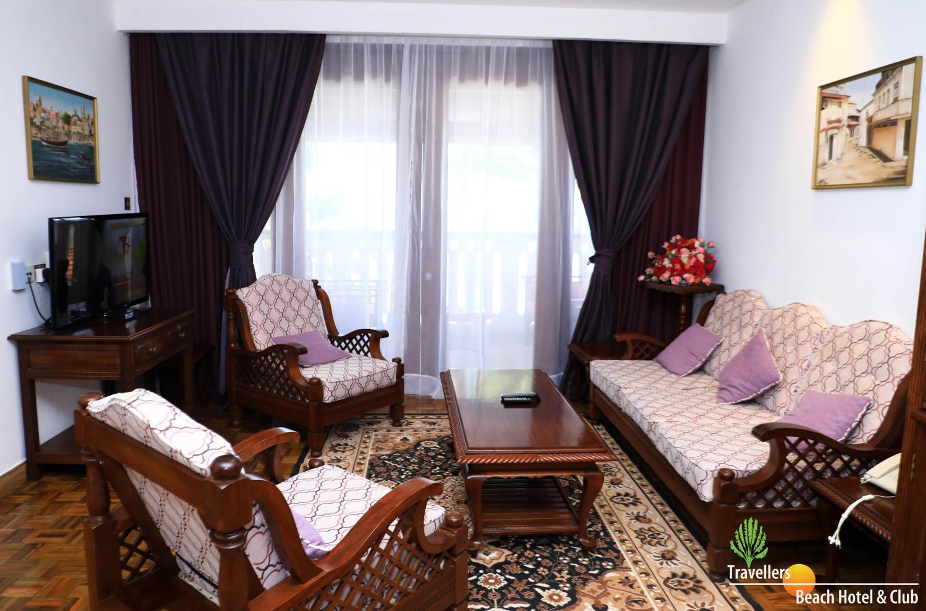 Junior Suite with Balcony - Photo 5