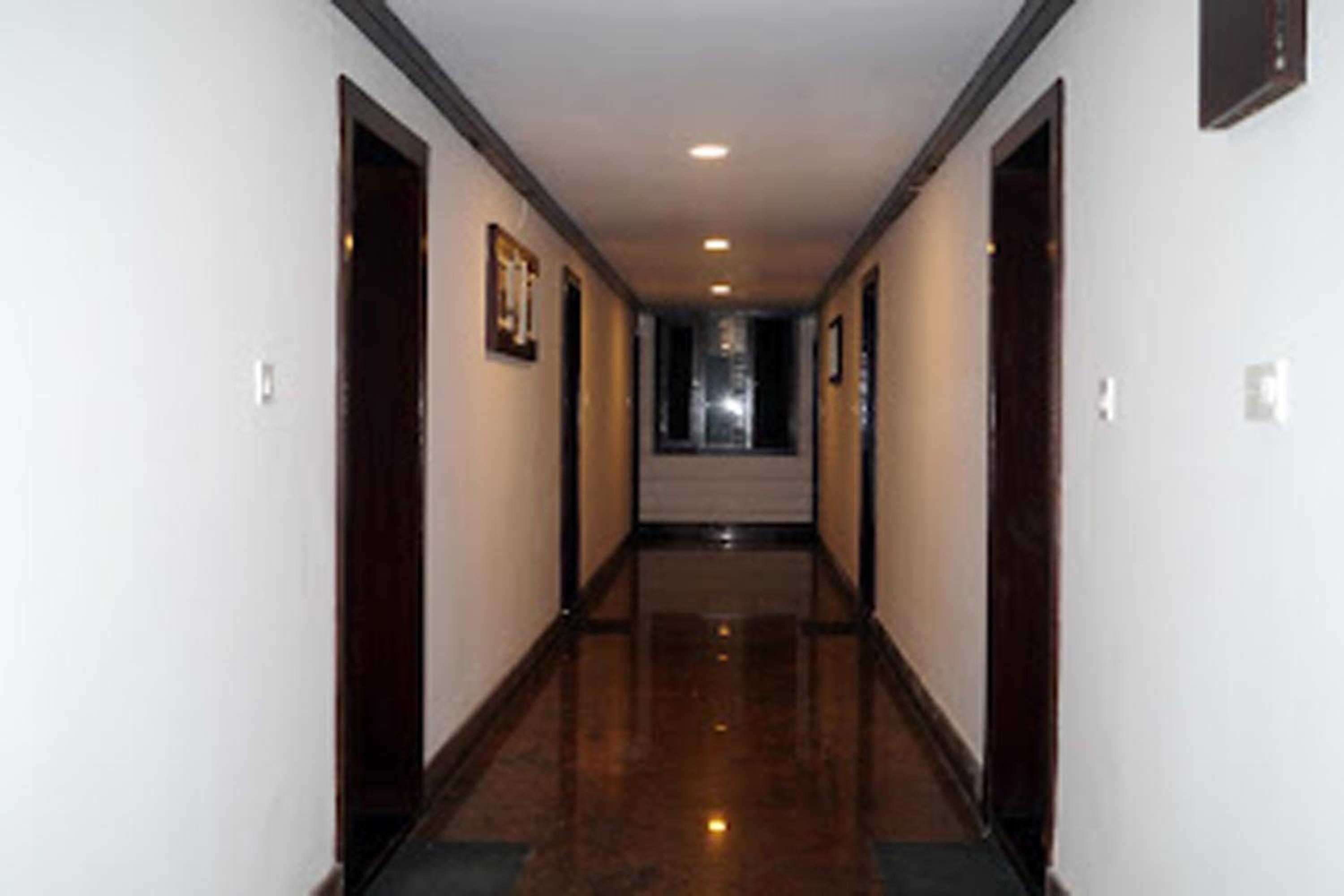 Deluxe King Room - Photo 2