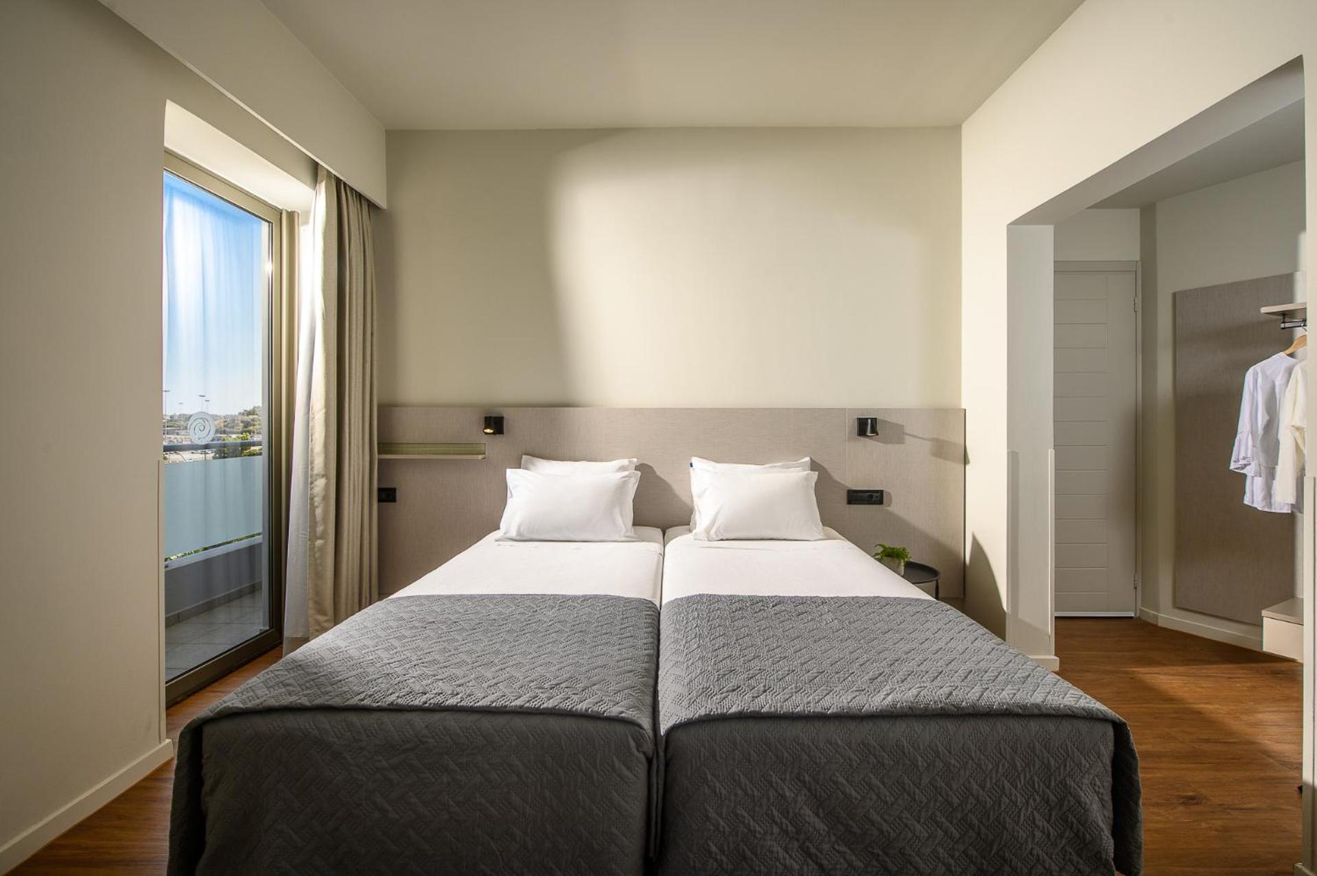 Twin/Double Room Sea View