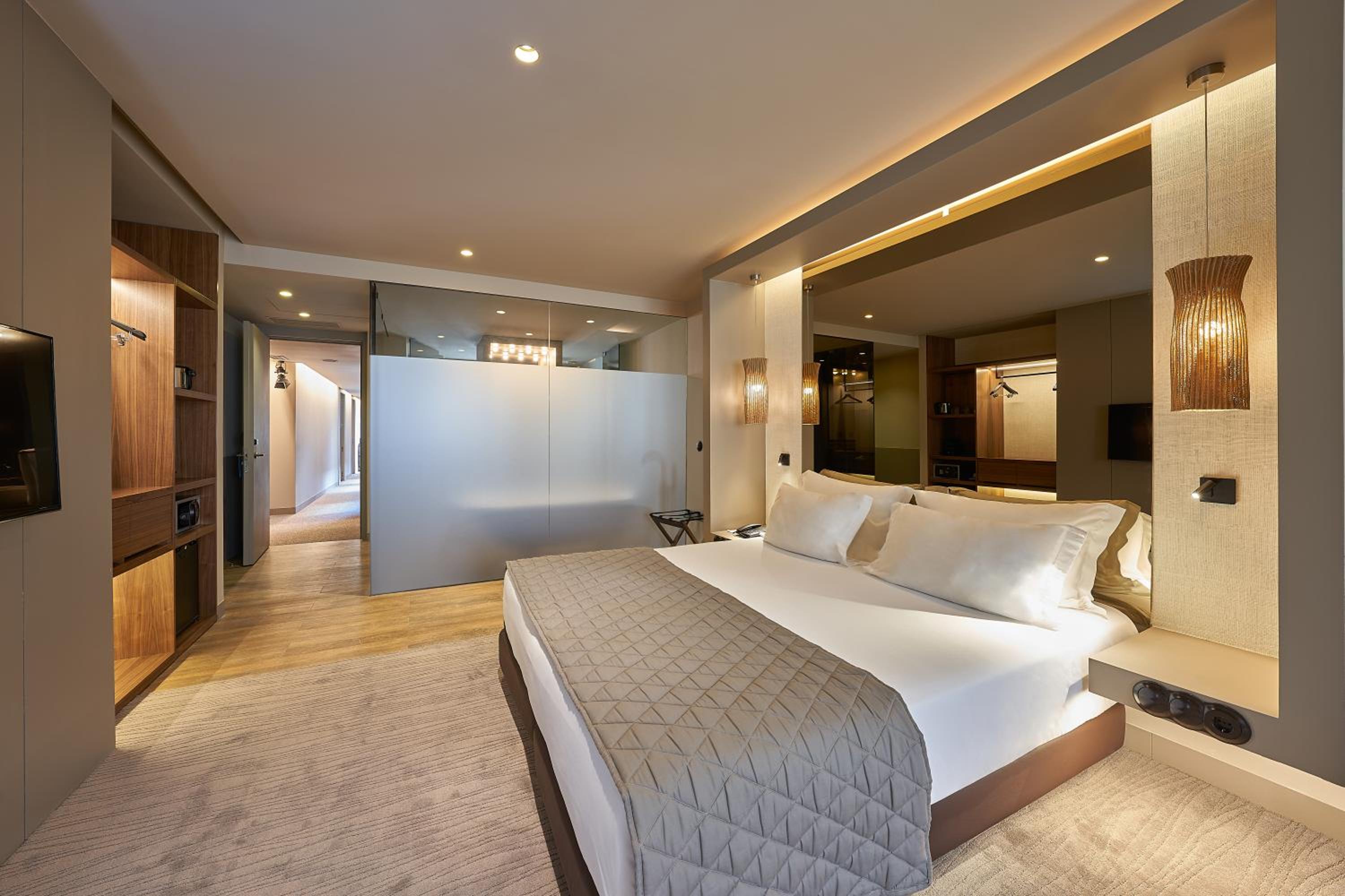 Junior Suite - Photo 1