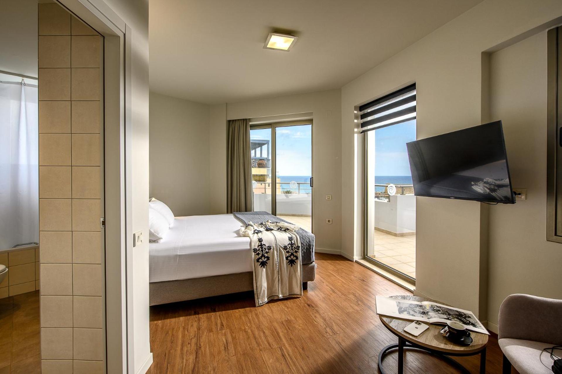 Executive Double Room Sea View Room thumbnail 5