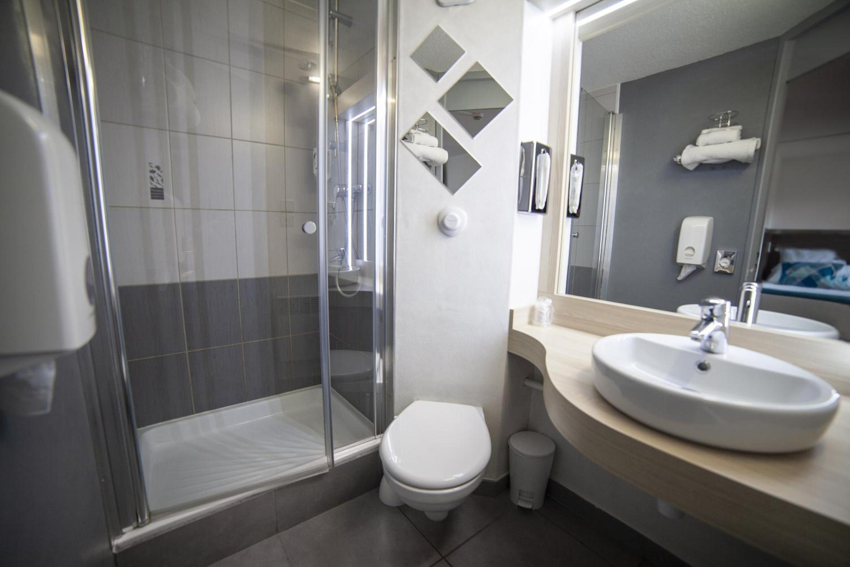 Superior King Room - Photo 4