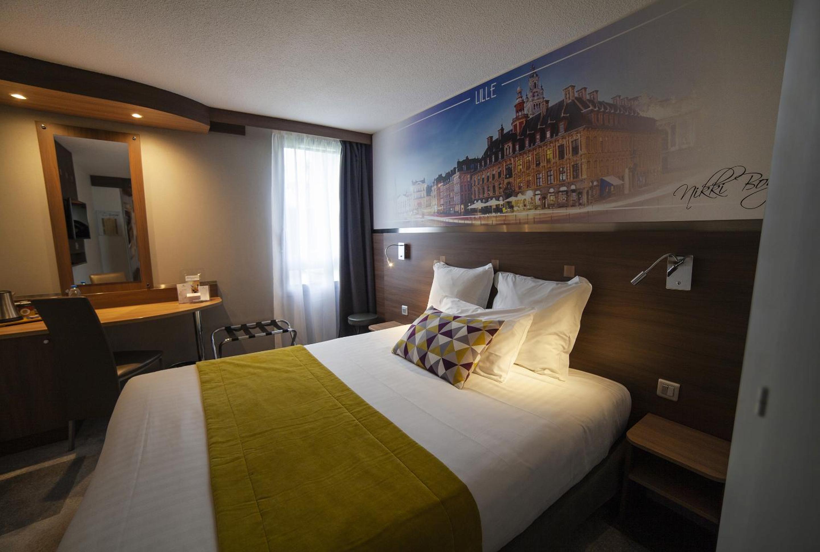 Standard Queen Room - Non-Smoking - Photo 9