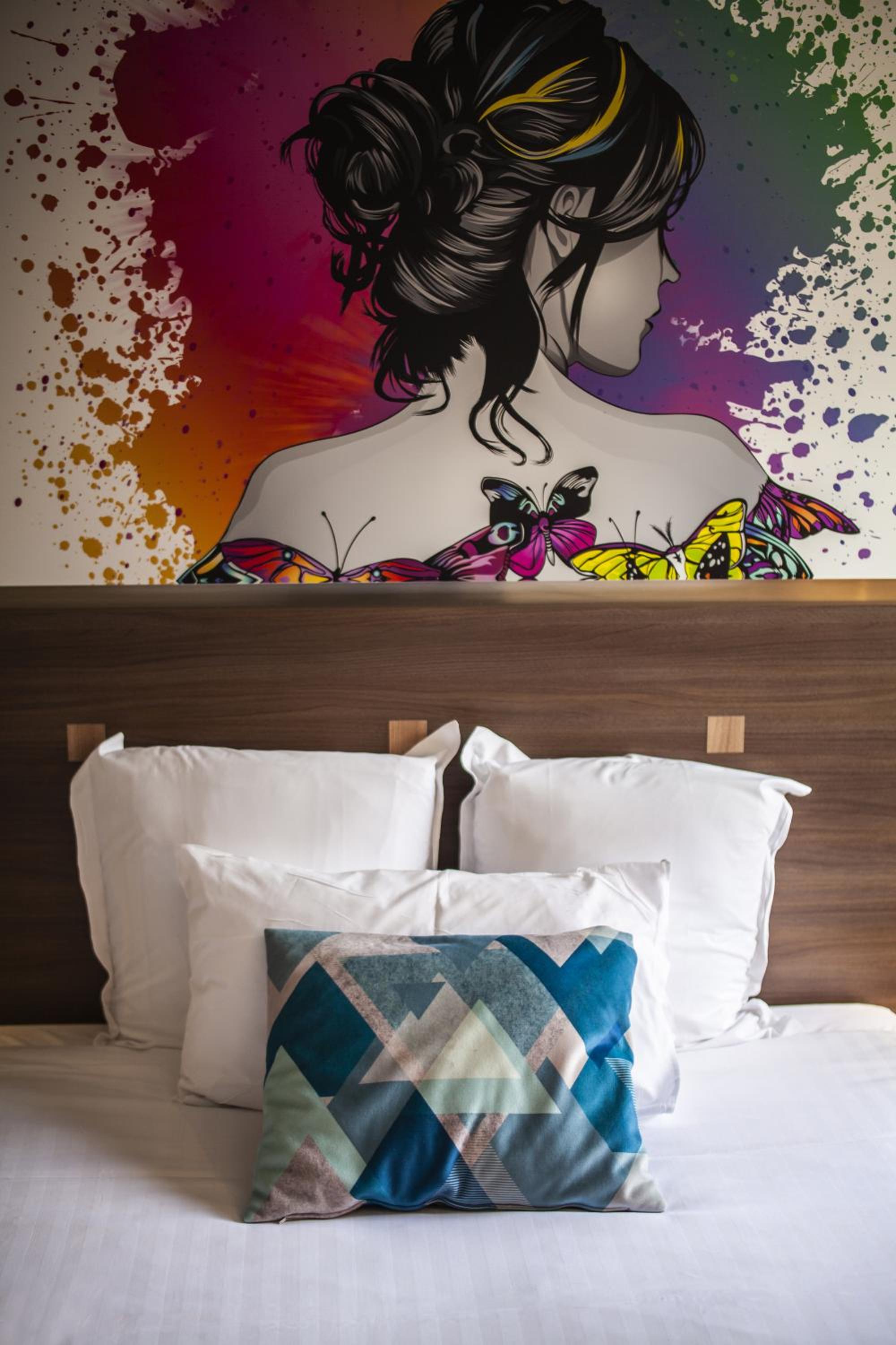 Superior King Room - Photo 11