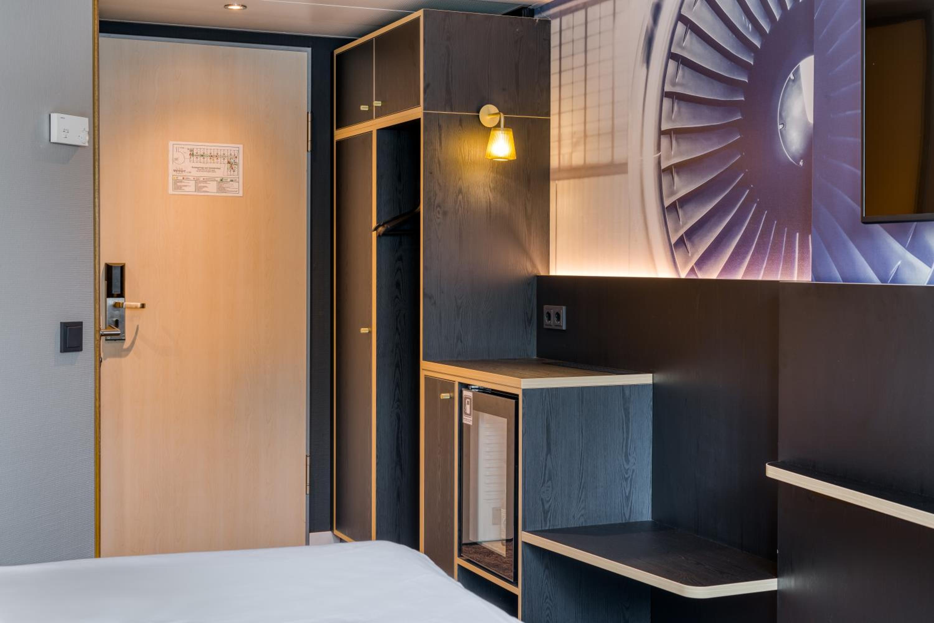 Superior King Room - Photo 15