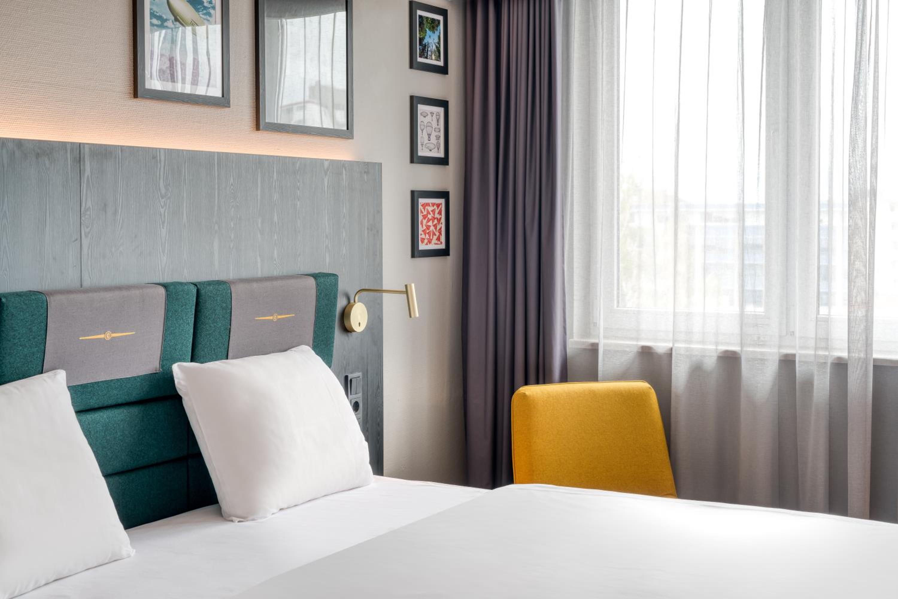Superior King Room - Photo 11