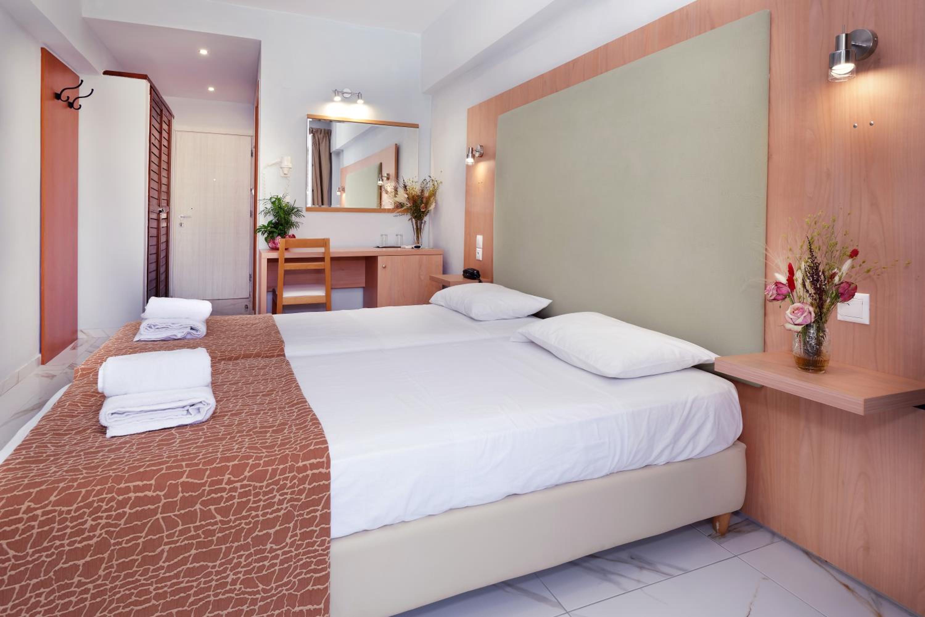 Double or Twin Room with Side Sea View photo 3