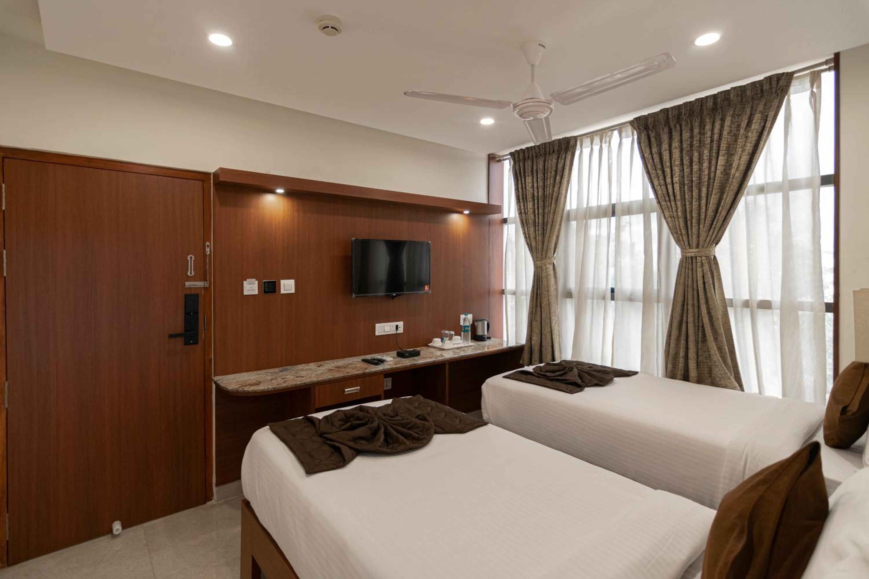Twin Room - Photo 1