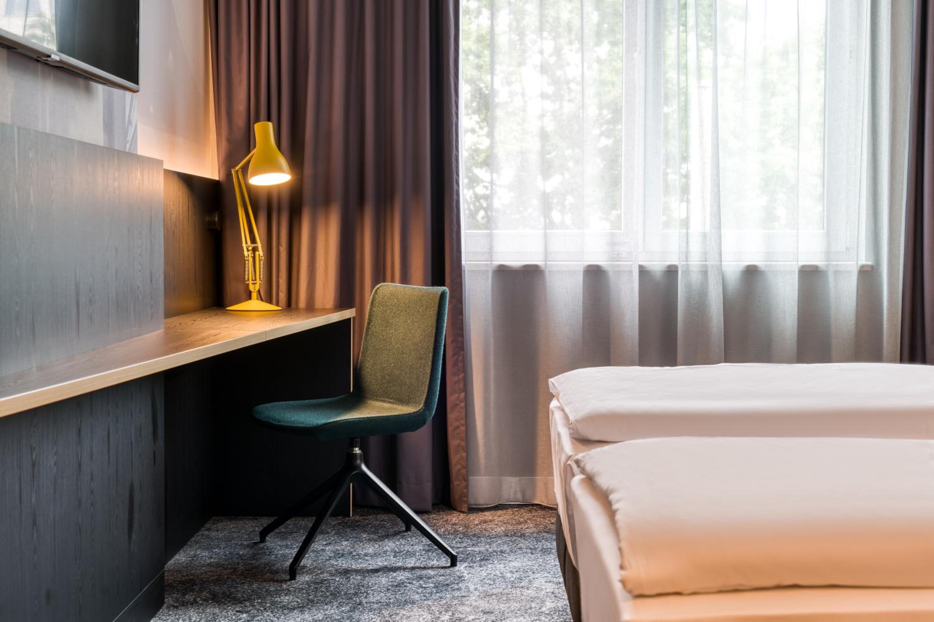 Superior Twin Room - Photo 12