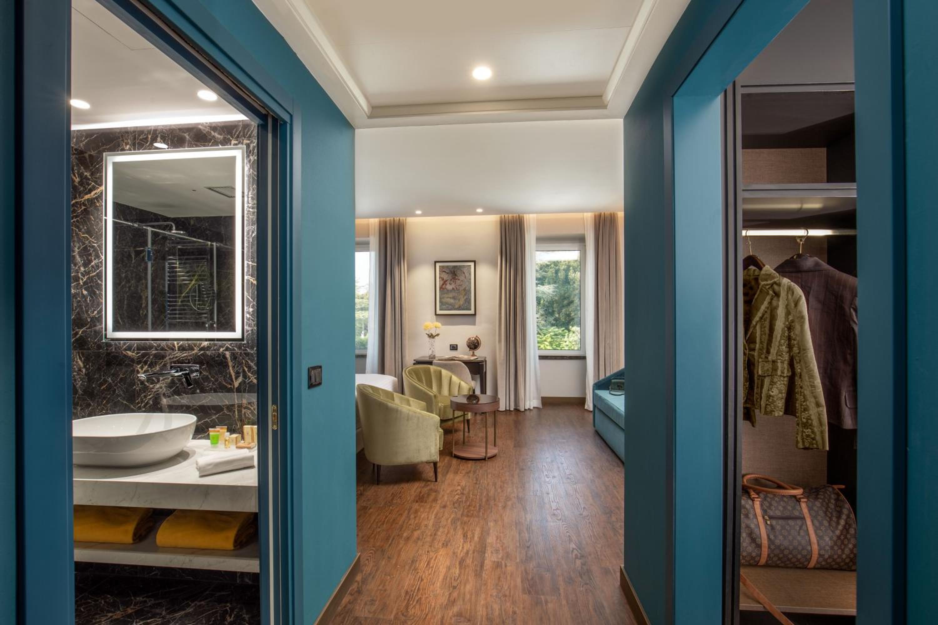  Luxury Junior Suite - Photo 8