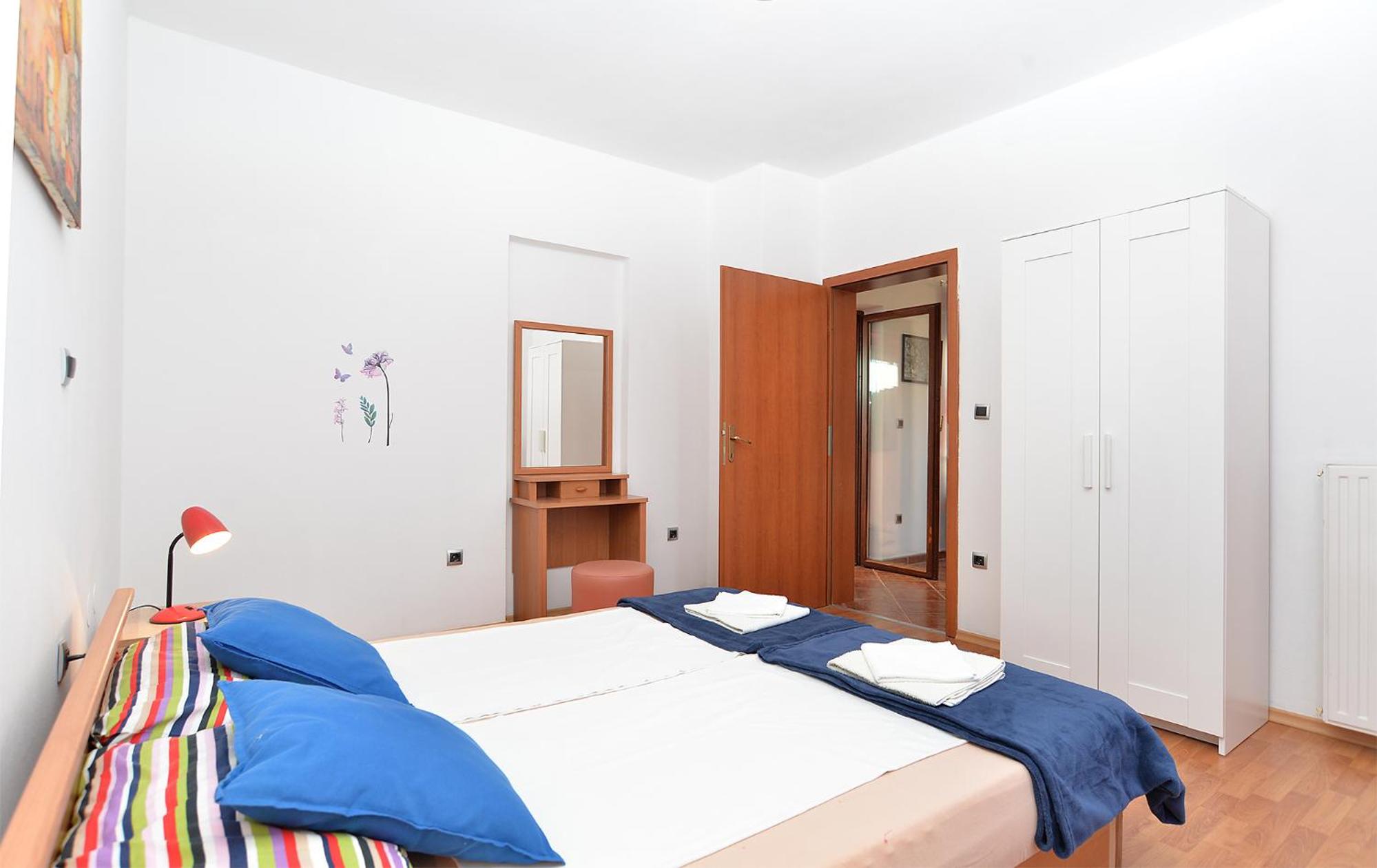Apartment photo 1