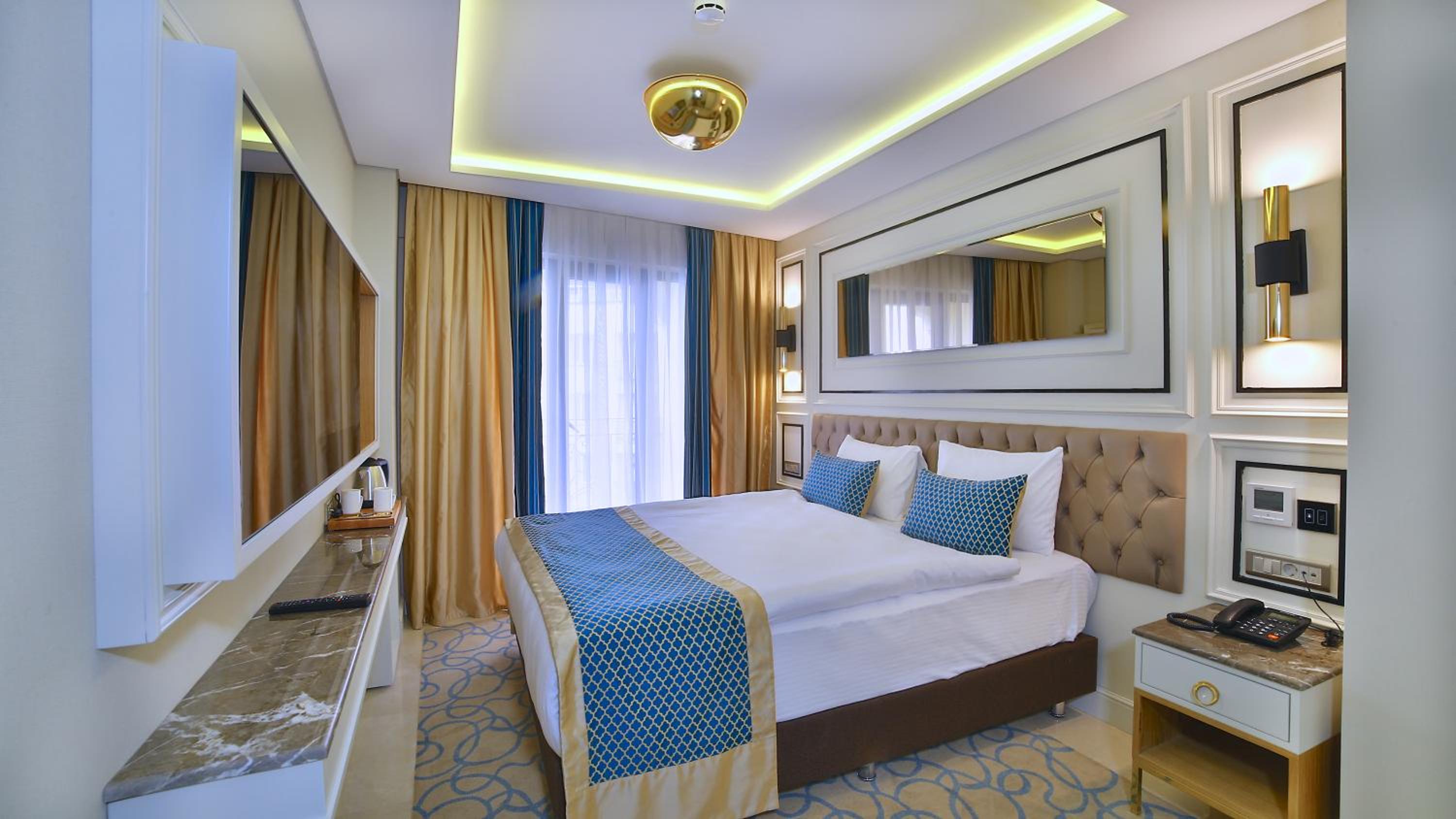 Deluxe Double or Twin Room photo 3
