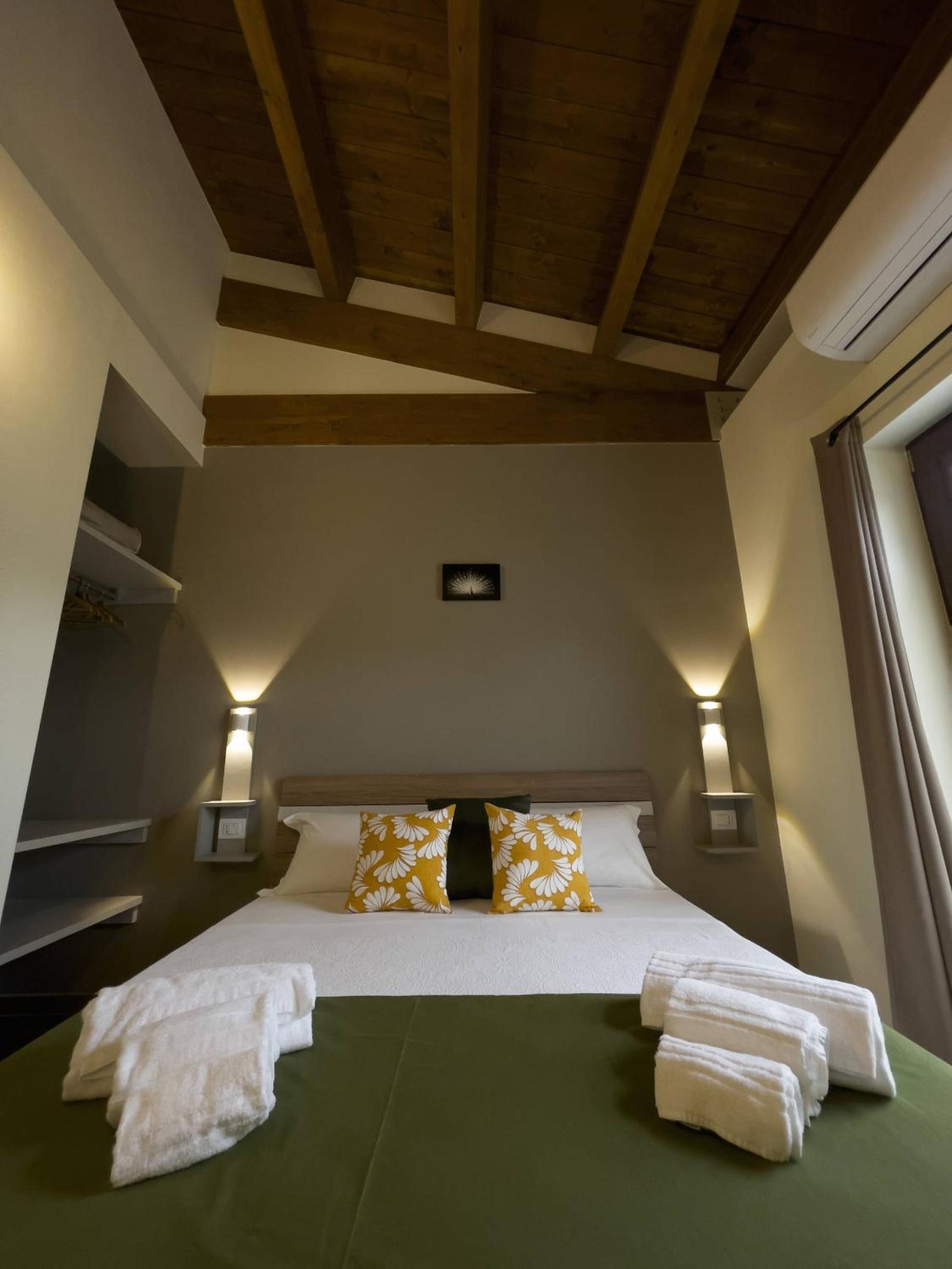 Large Double or Twin Room photo 2