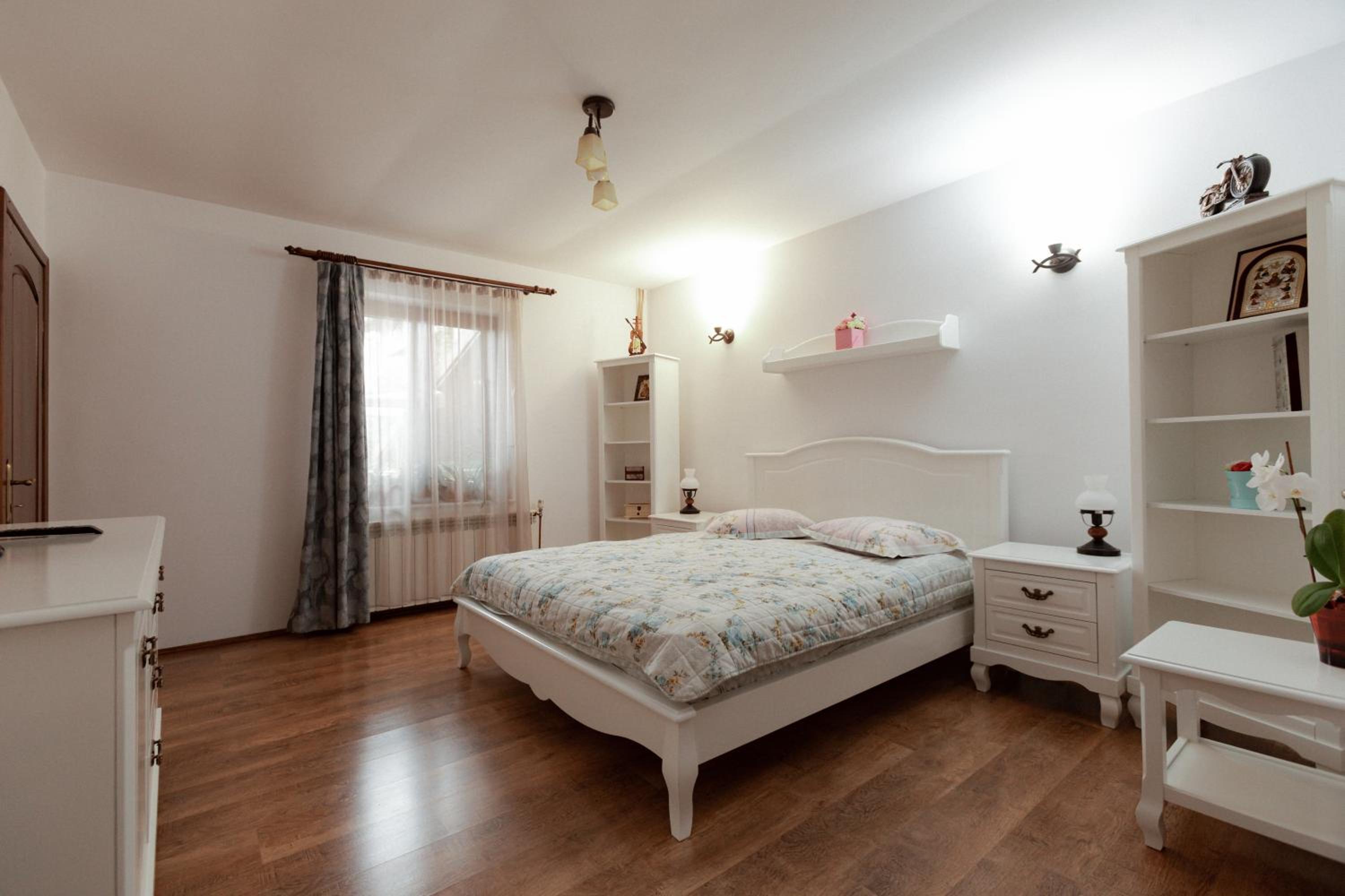 Queen Room - Disability Access photo 1