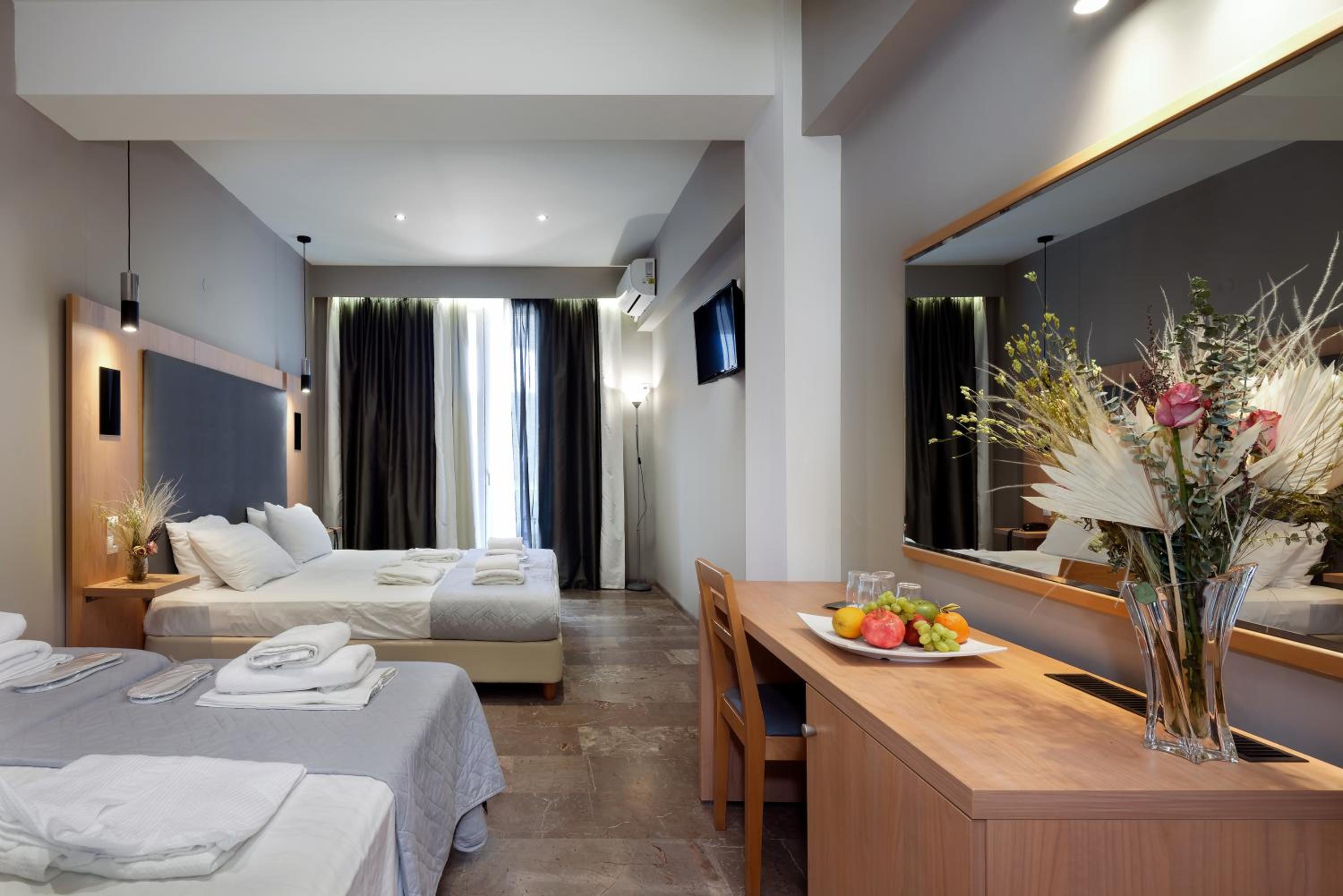 Superior Triple Room photo 2