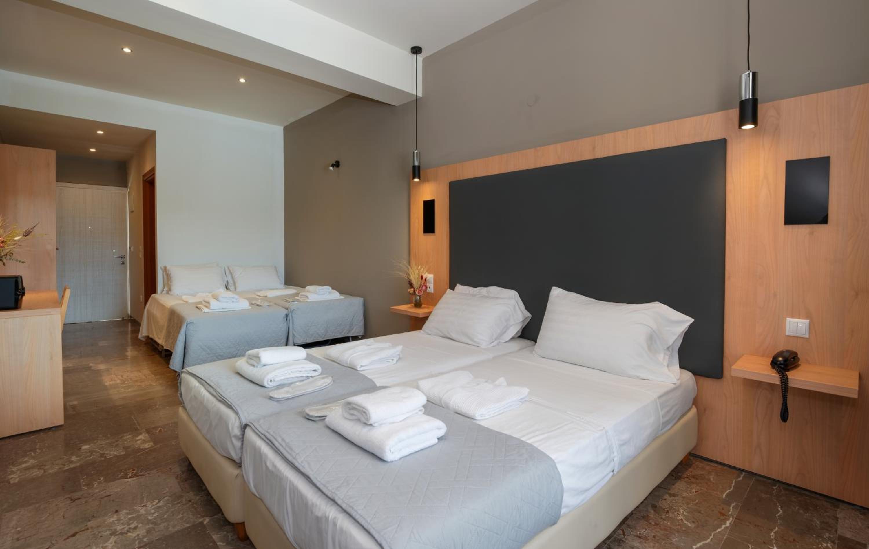 Superior Triple Room photo 3
