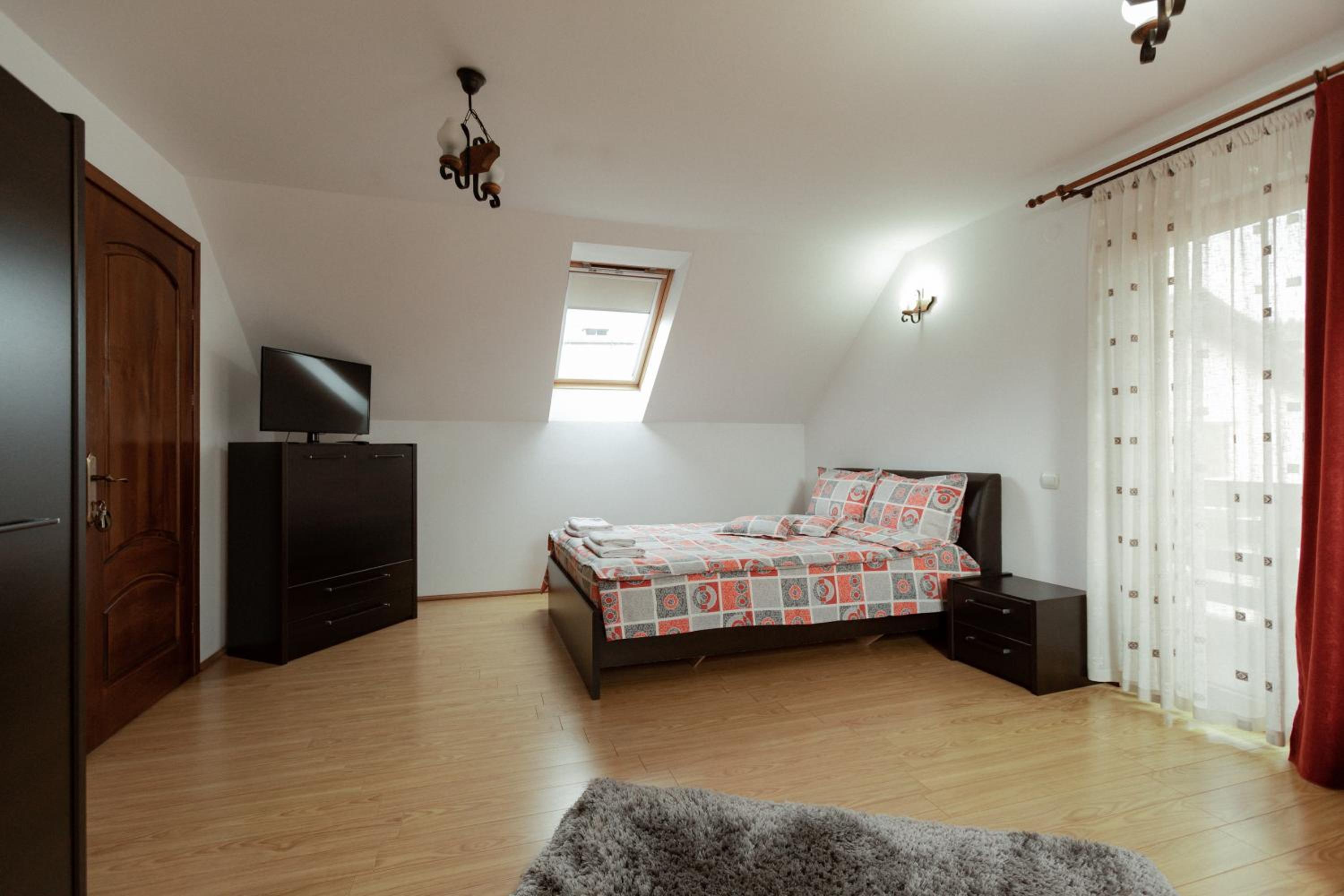 Deluxe Double Room with Extra Bed photo 3