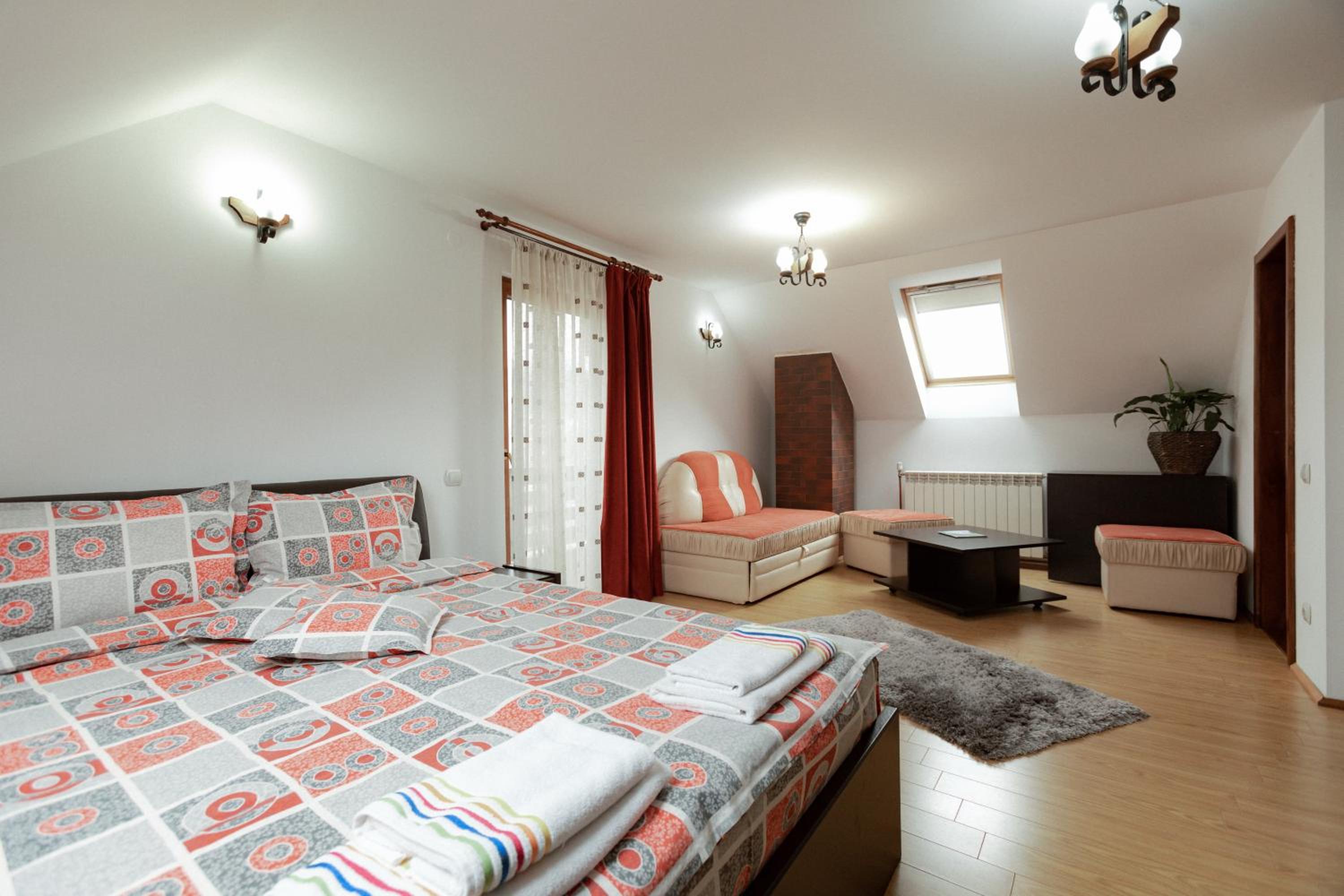 Deluxe Double Room with Extra Bed photo 1