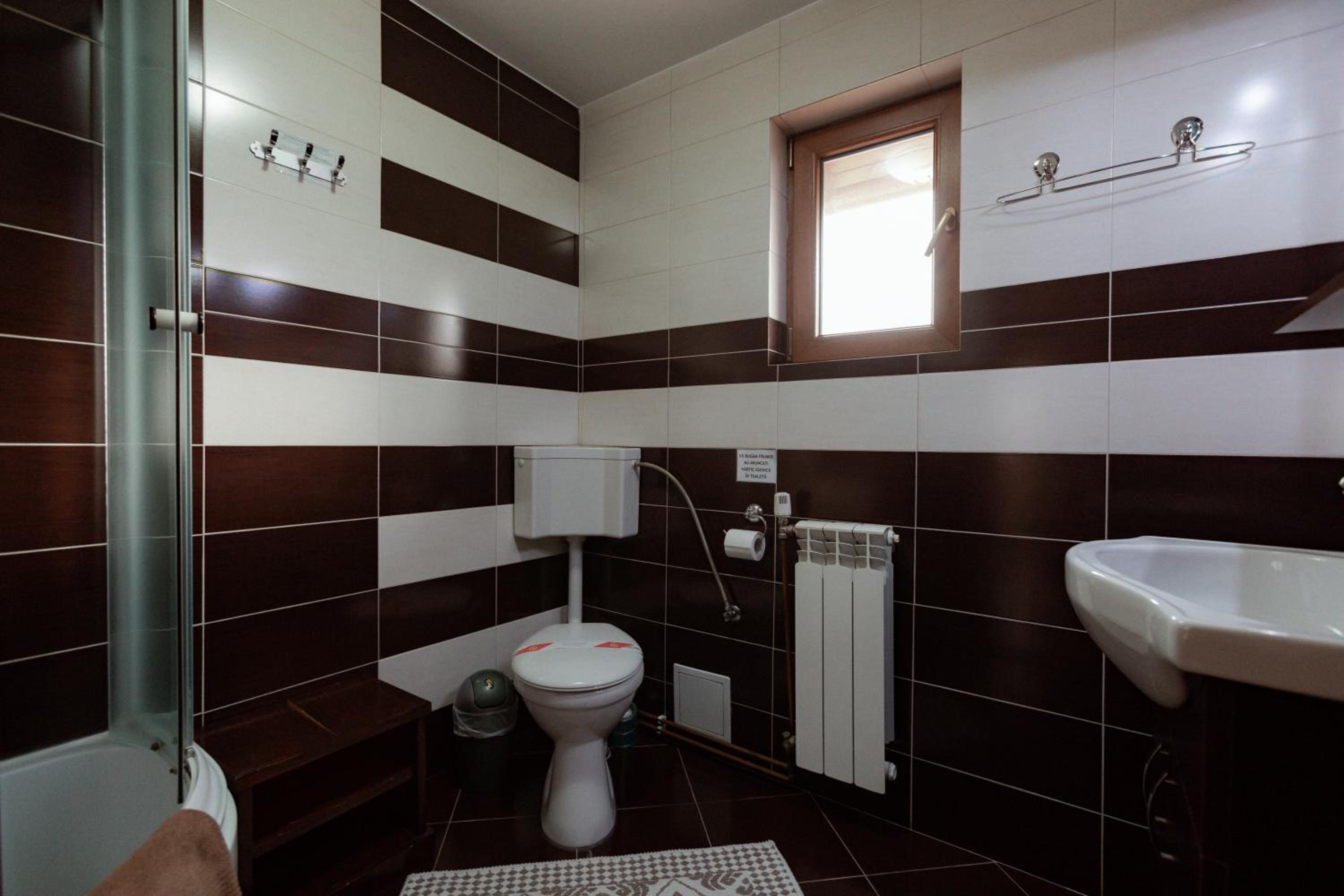 Deluxe Family Suite photo 3
