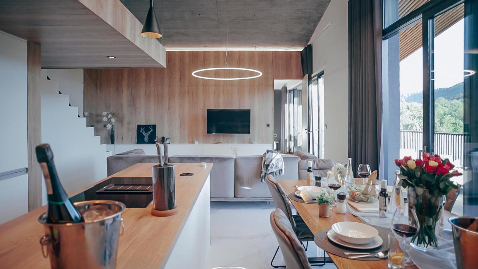 Penthouse Apartment - Photo 2