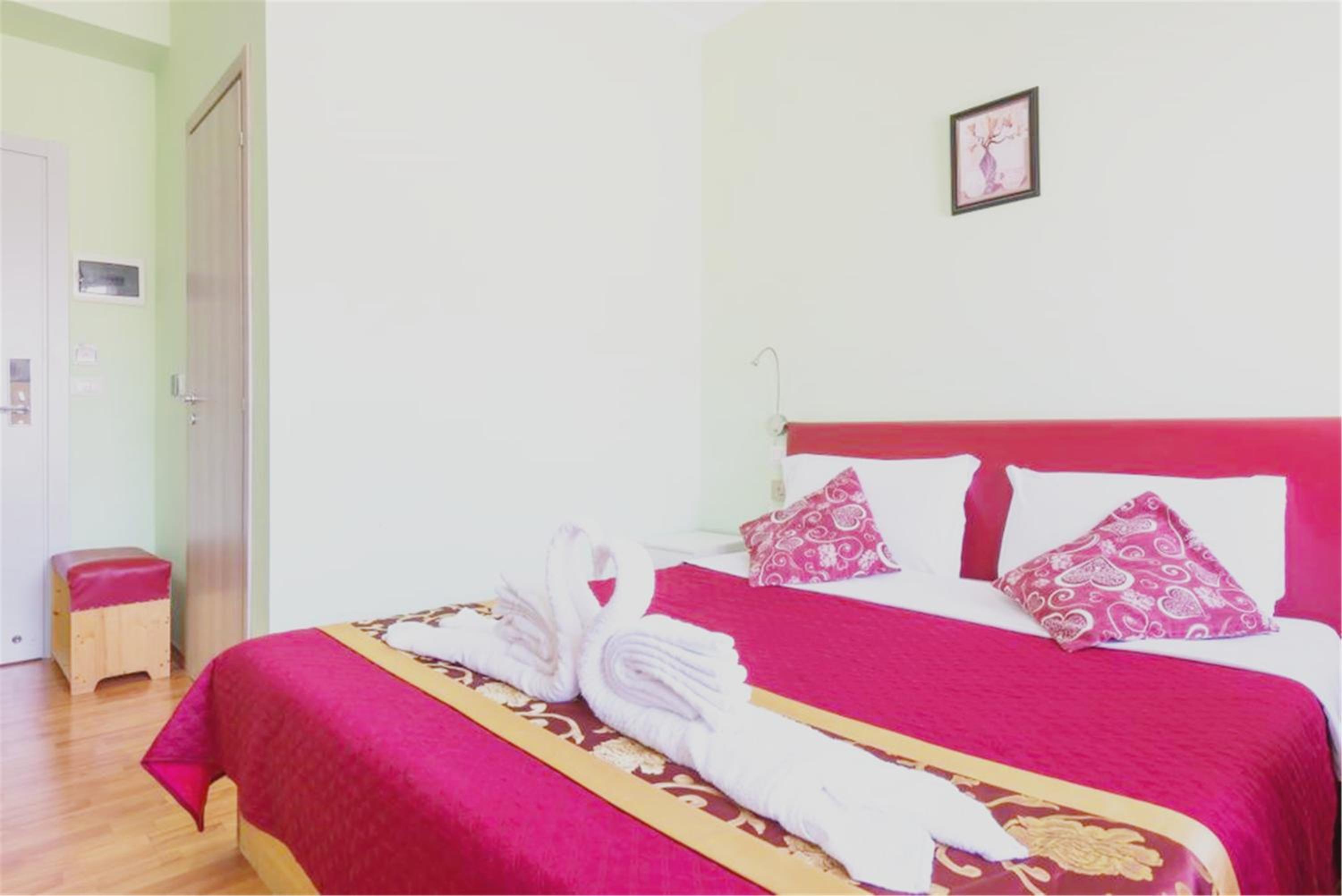 Deluxe Double Room With Shower