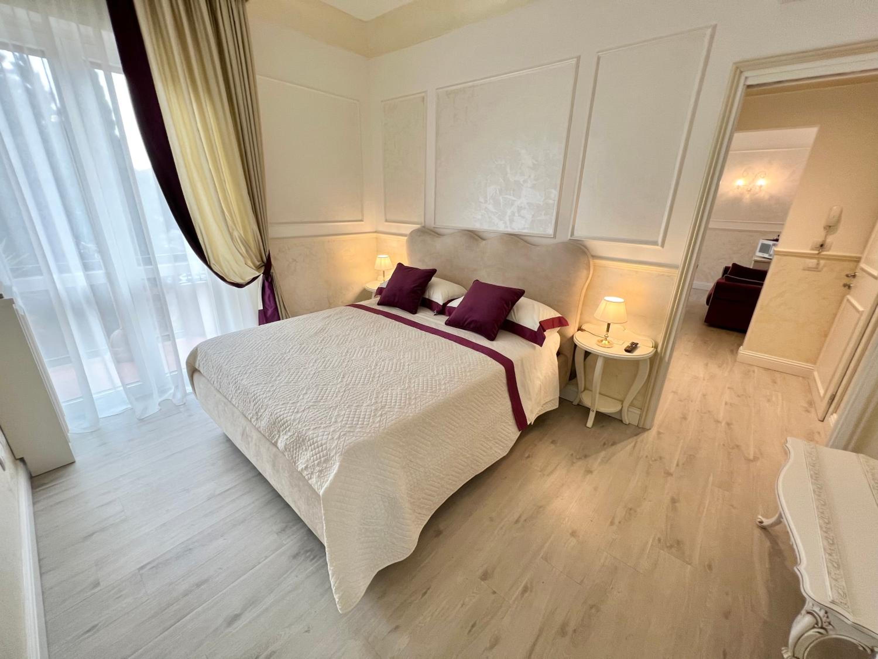 Apartment with Terrace - Photo 1