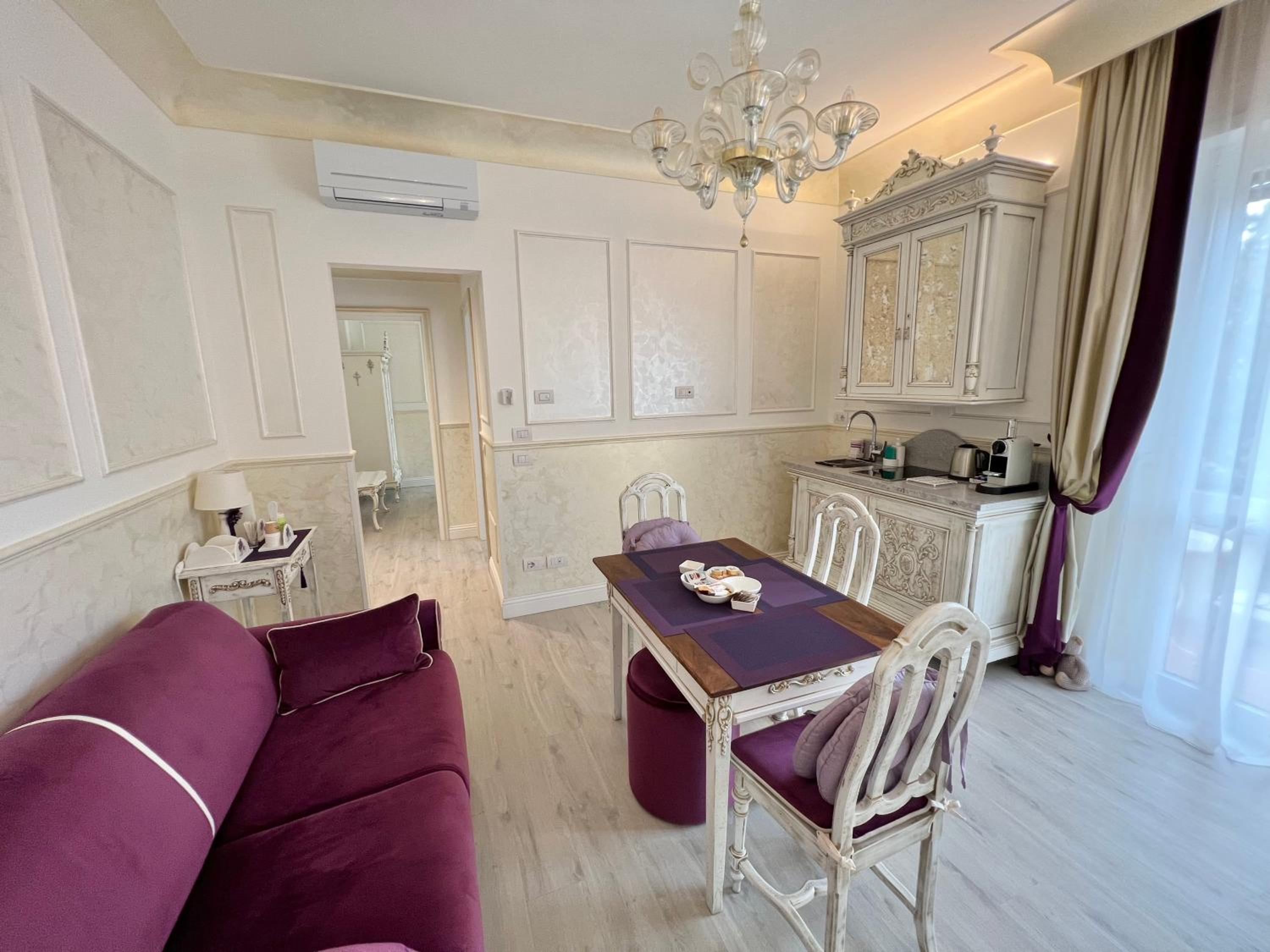 Apartment with Terrace - Photo 3