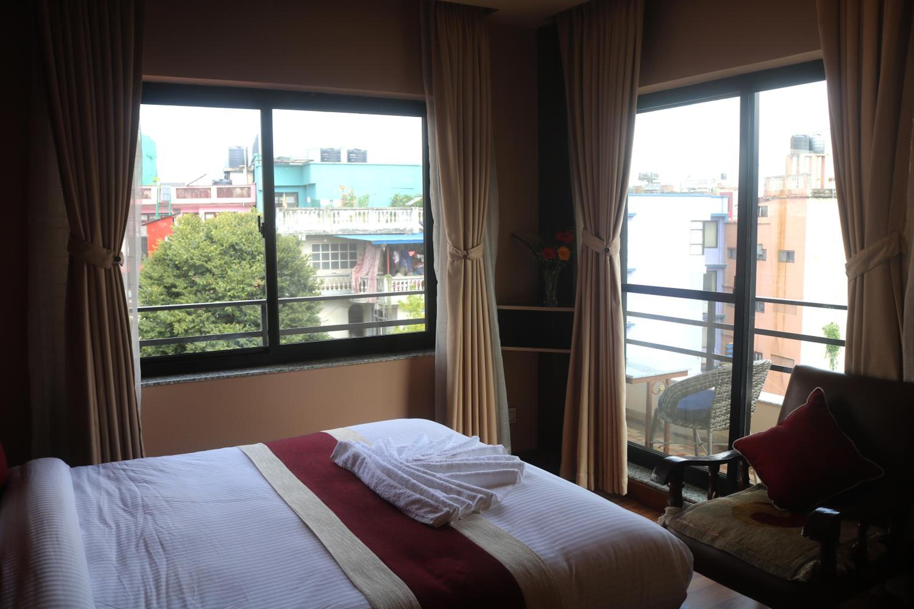 Deluxe Double or Twin Room with Balcony - Photo 10