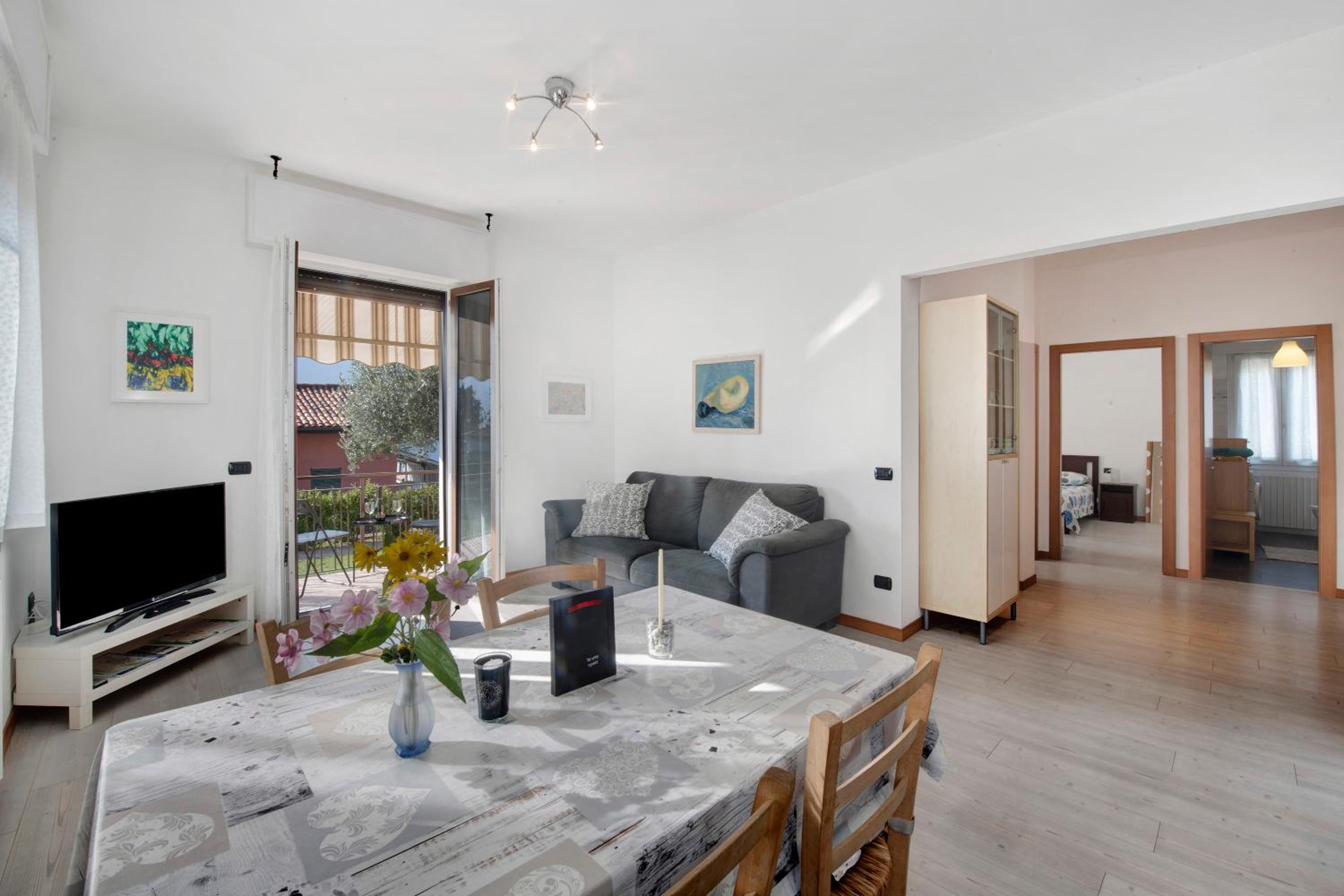 Two-Bedroom Deluxe Apartment with Garden View